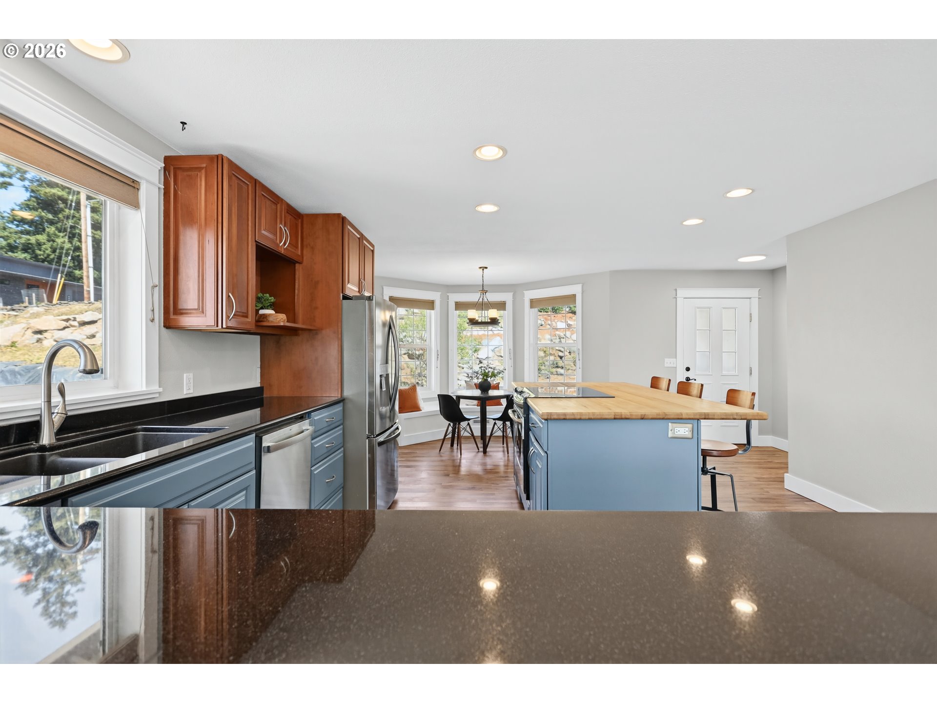 438 Nw Roselawn St Property Photo 9