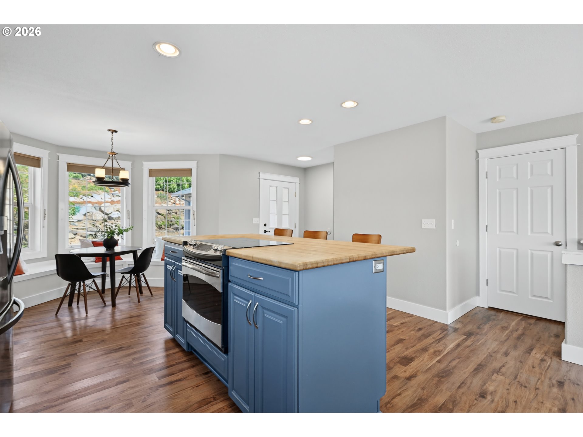 438 Nw Roselawn St Property Photo 10