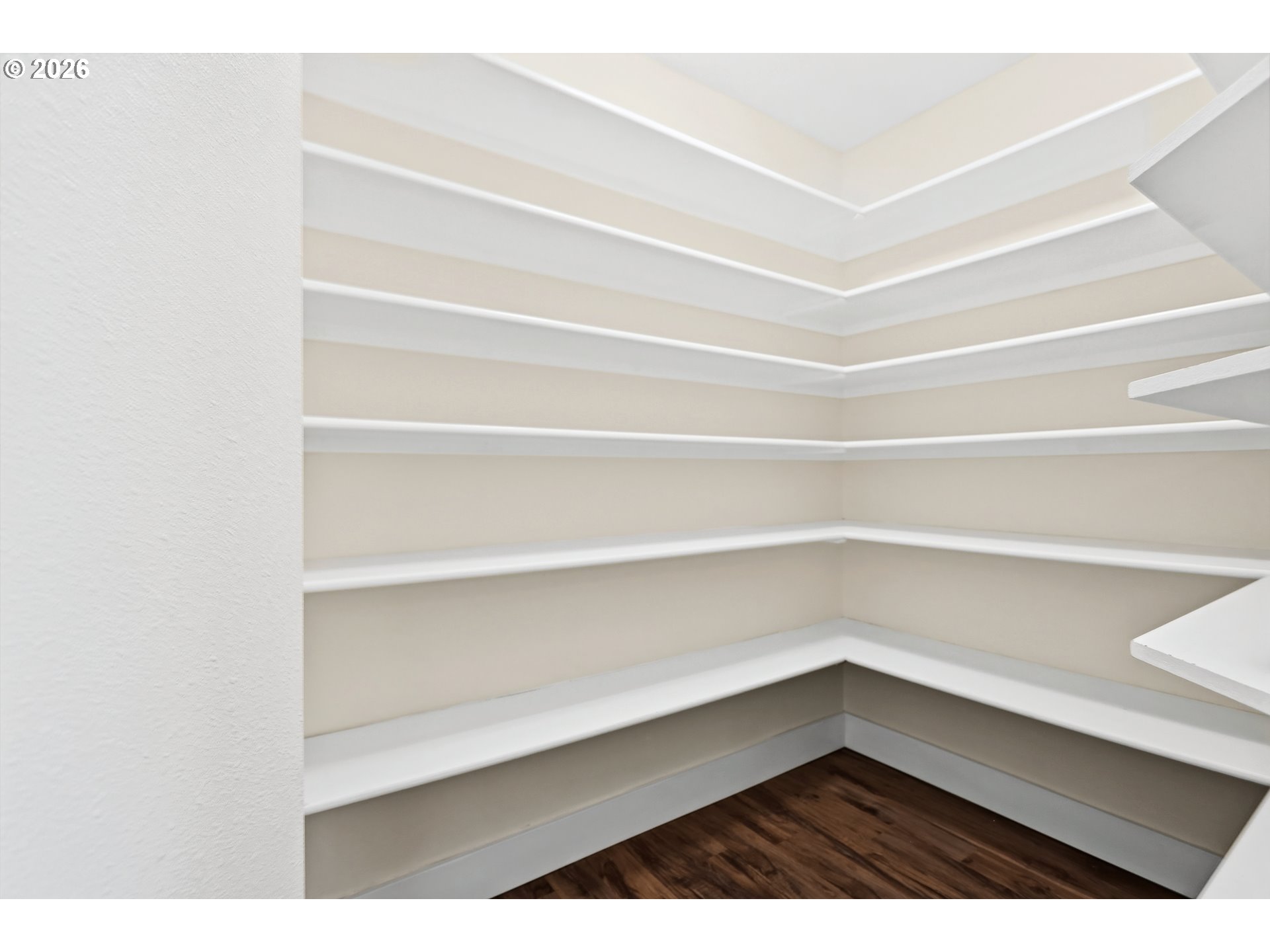 438 Nw Roselawn St Property Photo 11