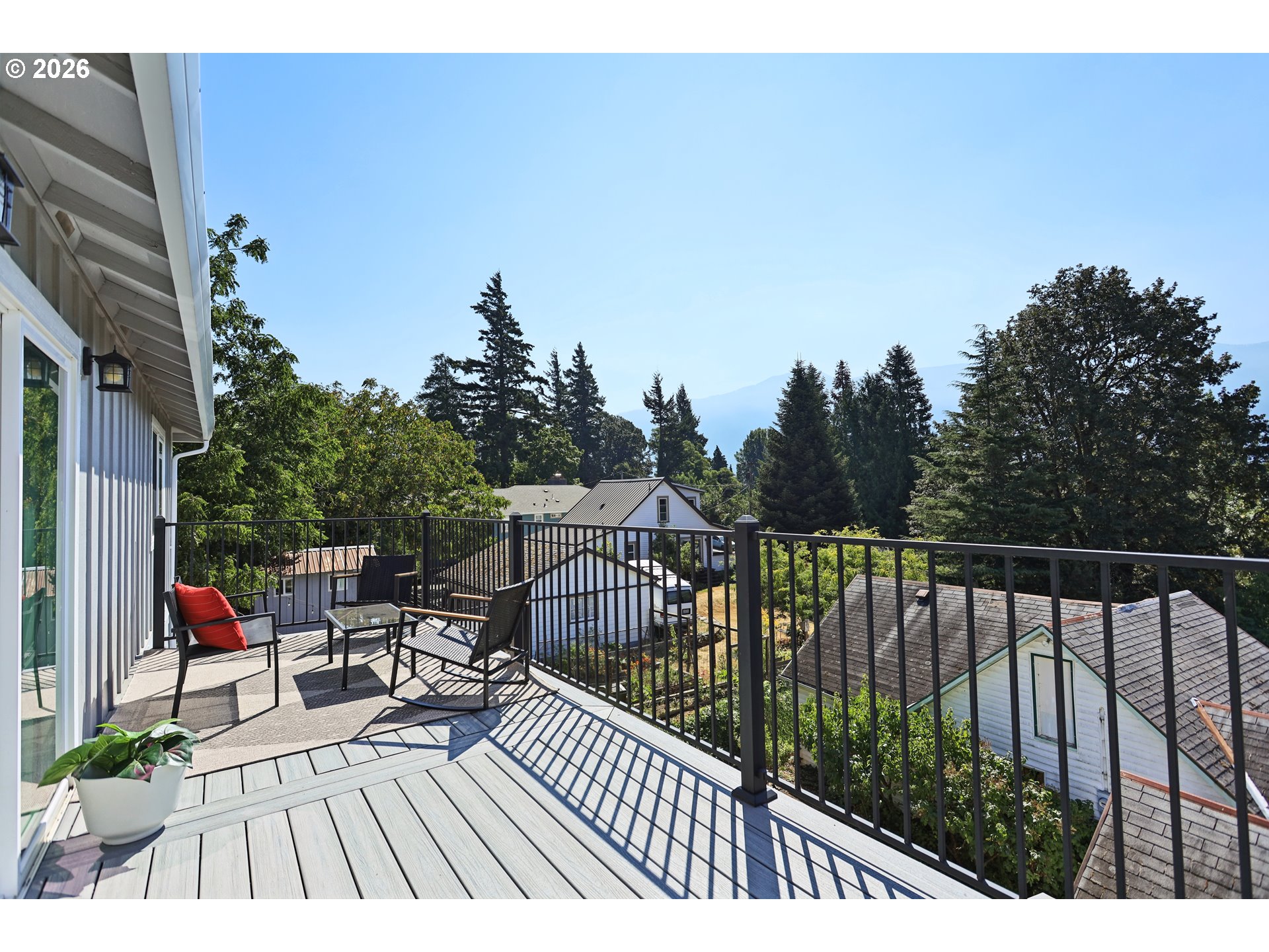438 Nw Roselawn St Property Photo 14