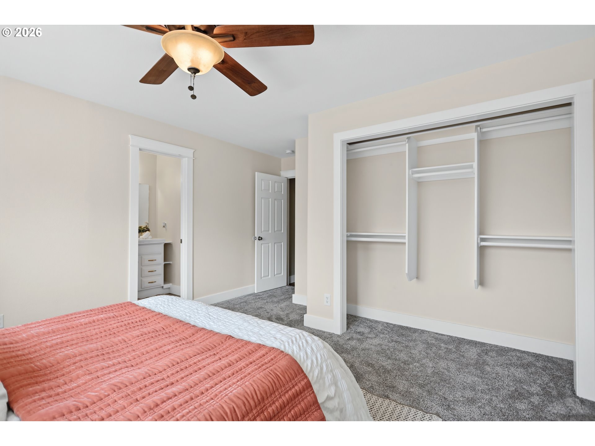 438 Nw Roselawn St Property Photo 18