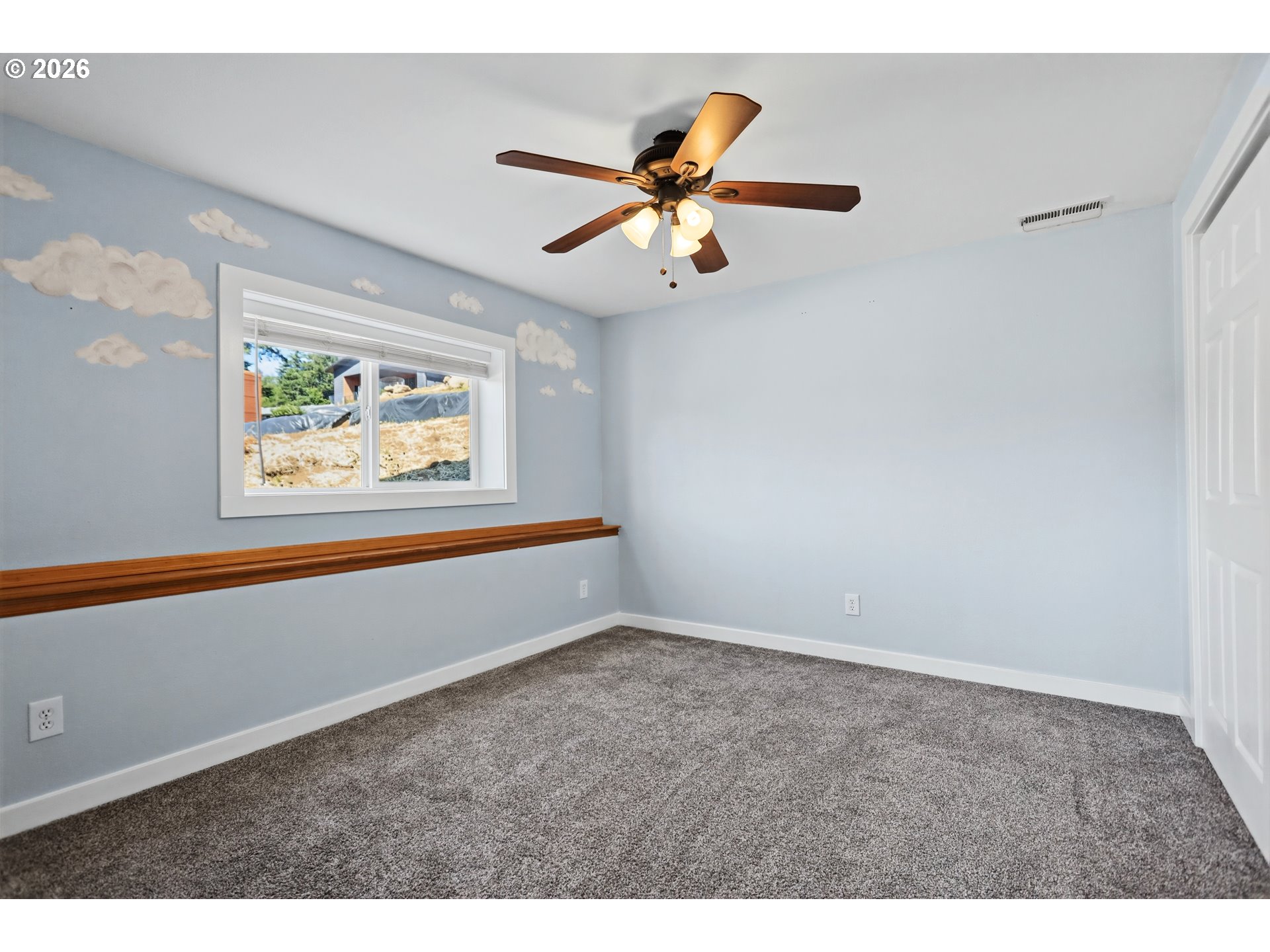 438 Nw Roselawn St Property Photo 26