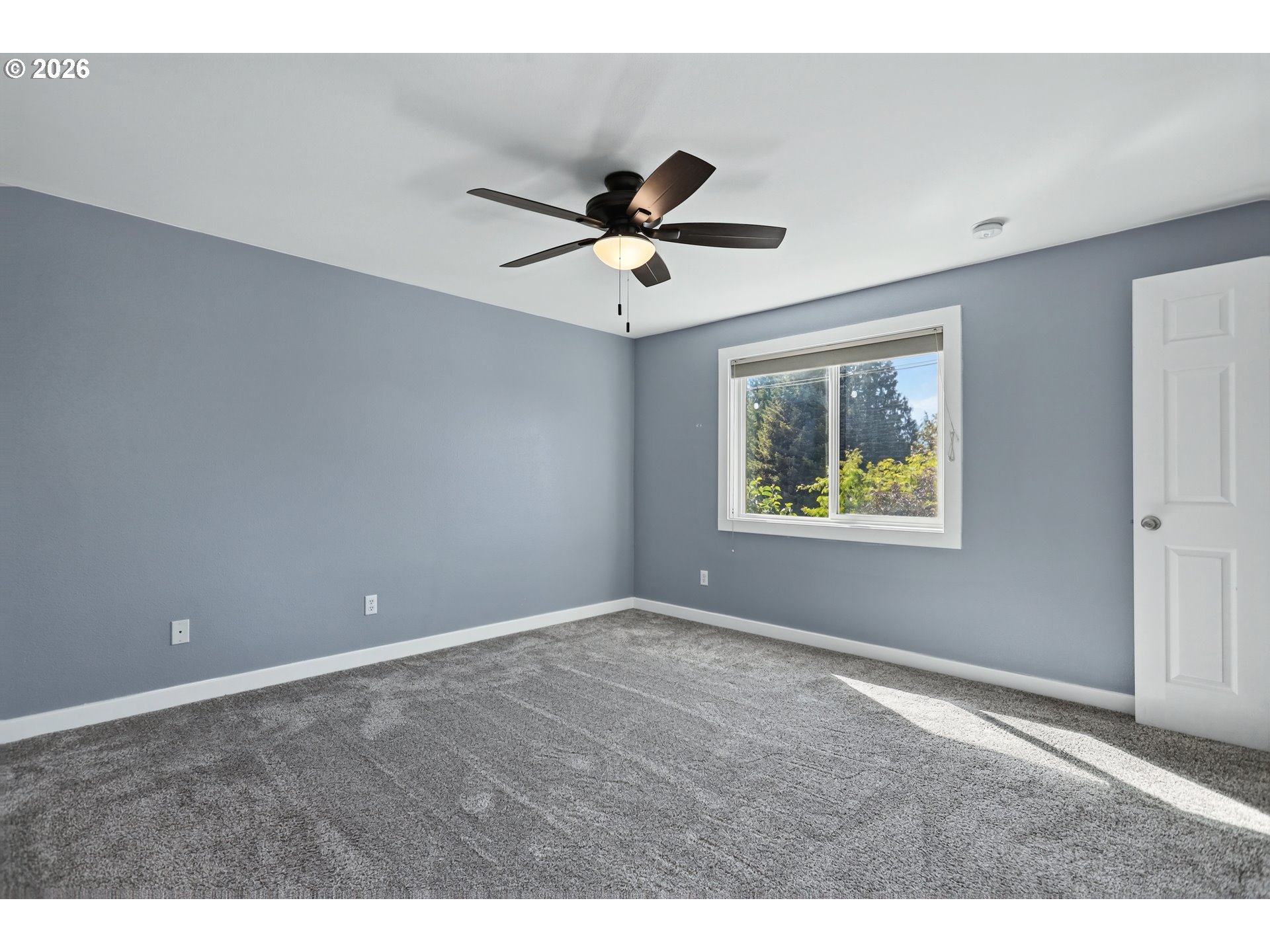 438 Nw Roselawn St Property Photo 29