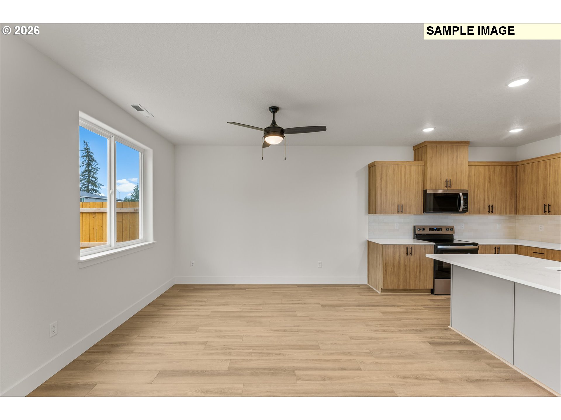 528 Spring Blvd Property Photo 12