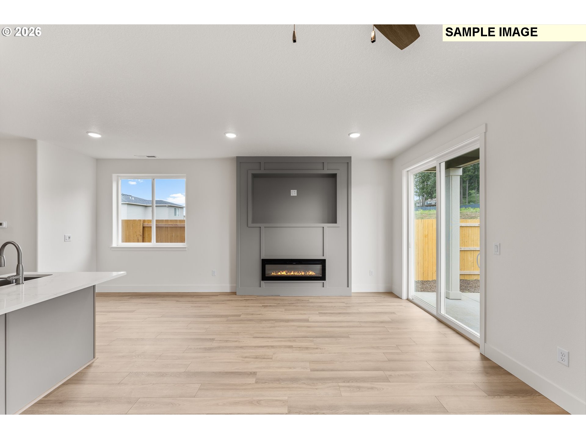 528 Spring Blvd Property Photo 17