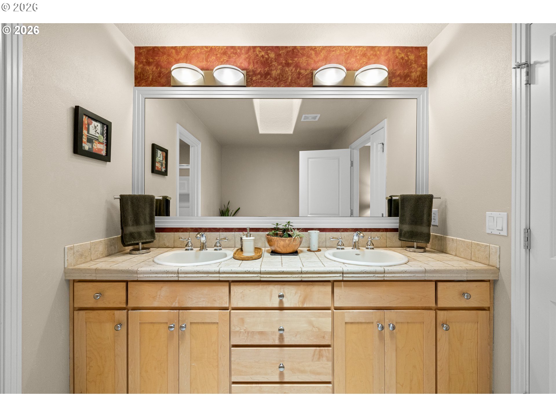 2288 Saint Moritz Loop Property Photo 3