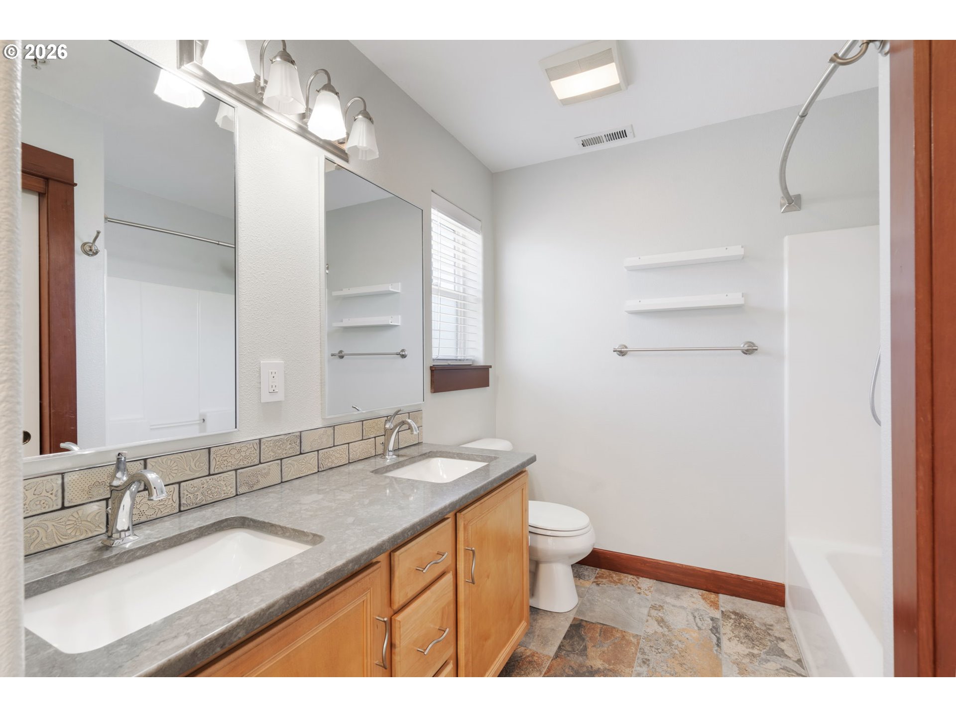 349 W Main St Property Photo 17