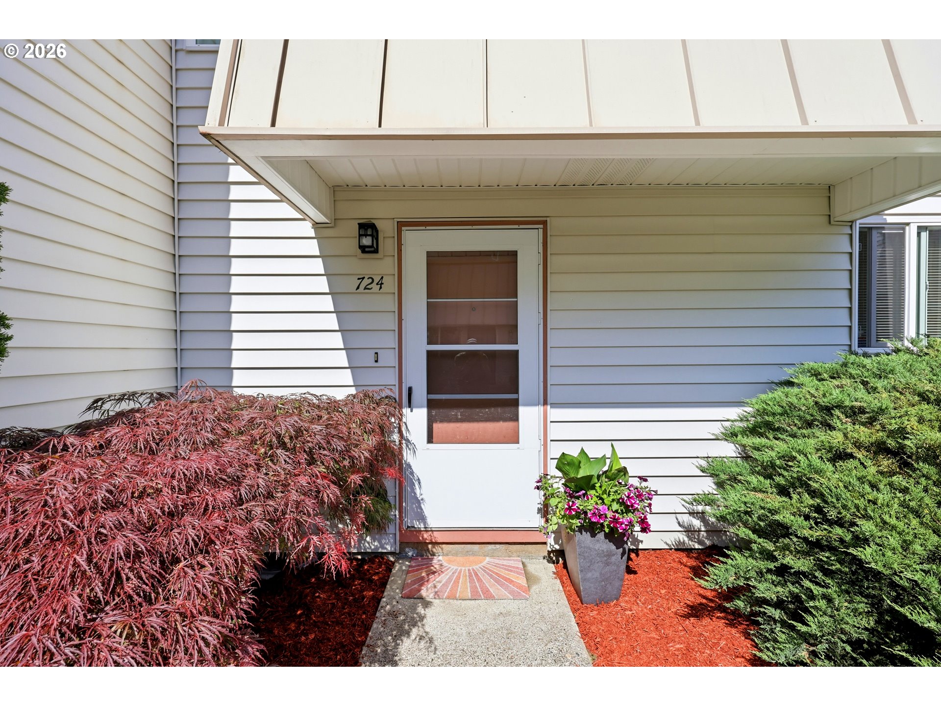 724 Se Rene Ave Property Photo 3