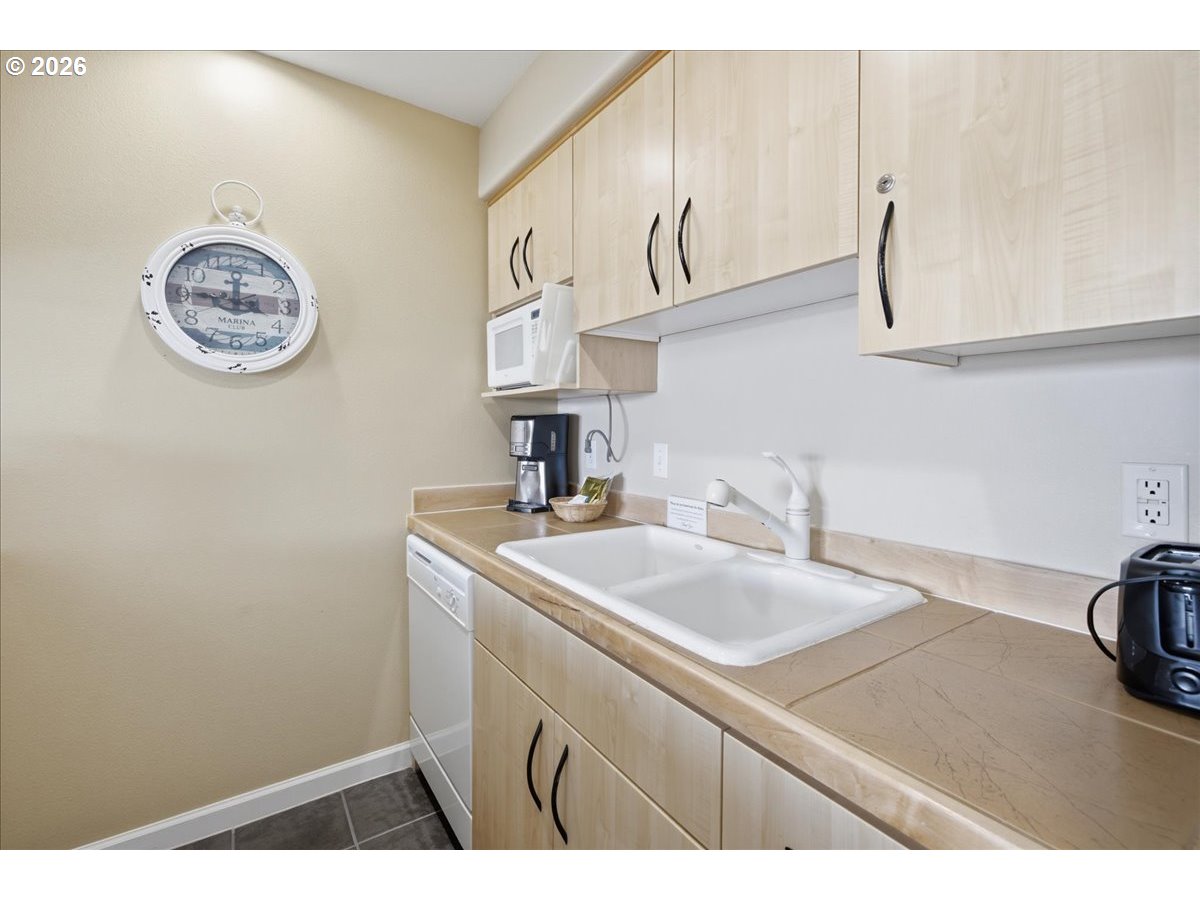 890 Se Bay Blvd 317 Property Photo 14