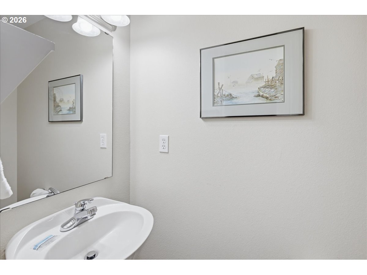 890 Se Bay Blvd 317 Property Photo 20