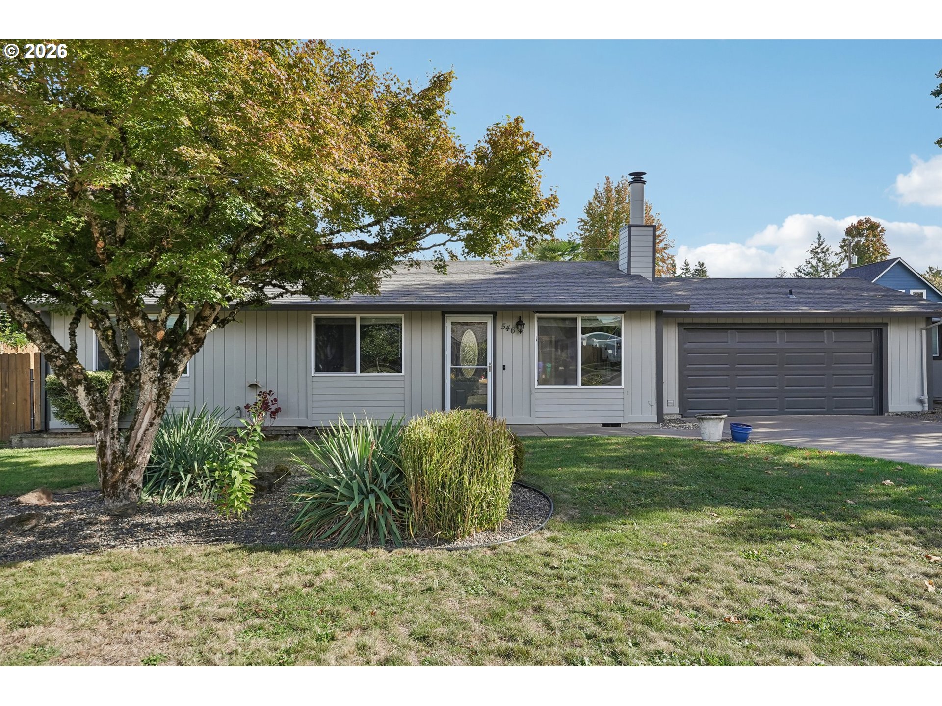 546 Se Paropa Pl Property Photo 3