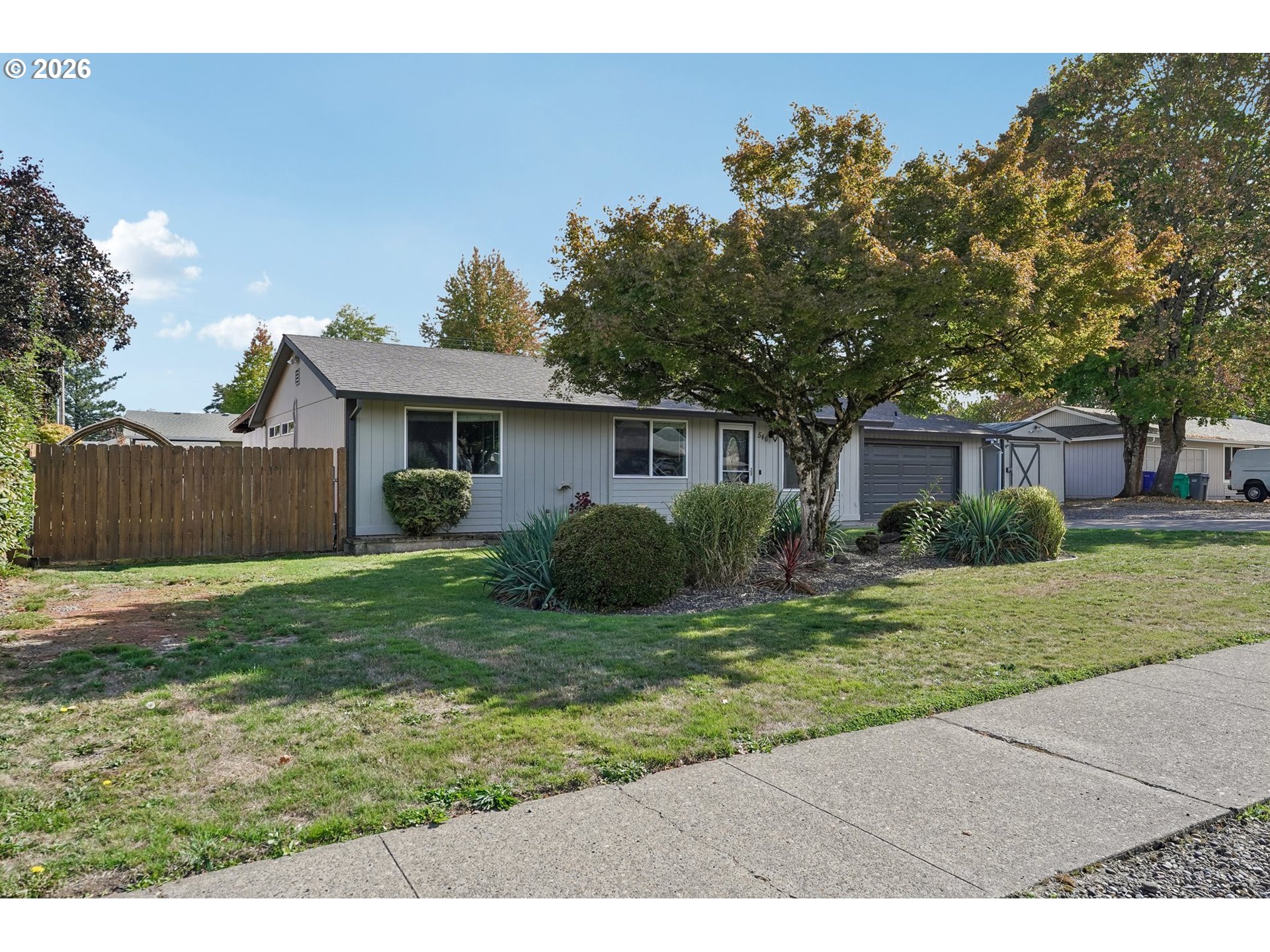 546 Se Paropa Pl Property Photo 4