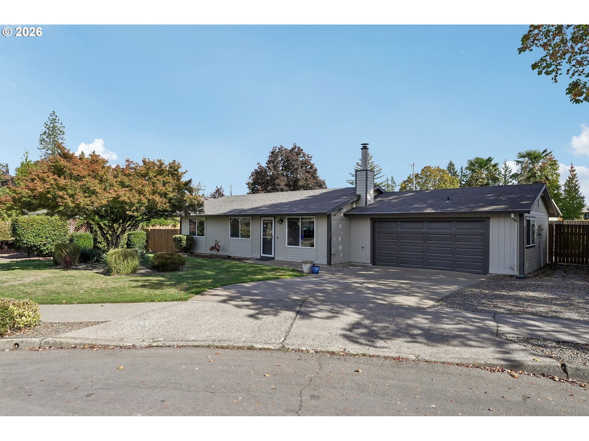 546 Se Paropa Pl Property Photo 5