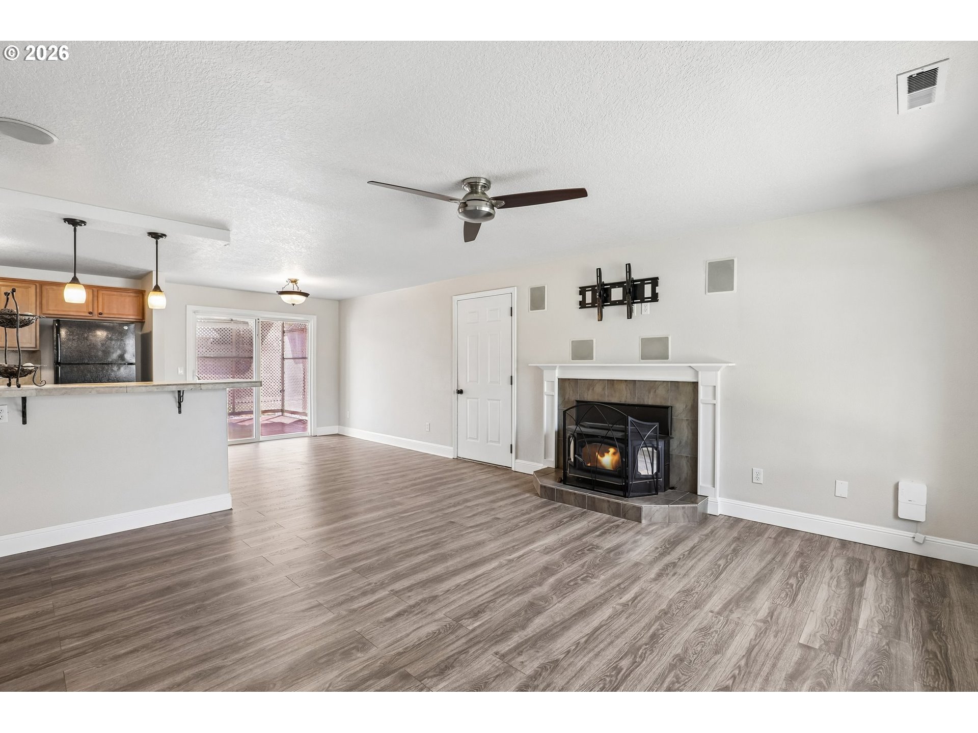 546 Se Paropa Pl Property Photo 7