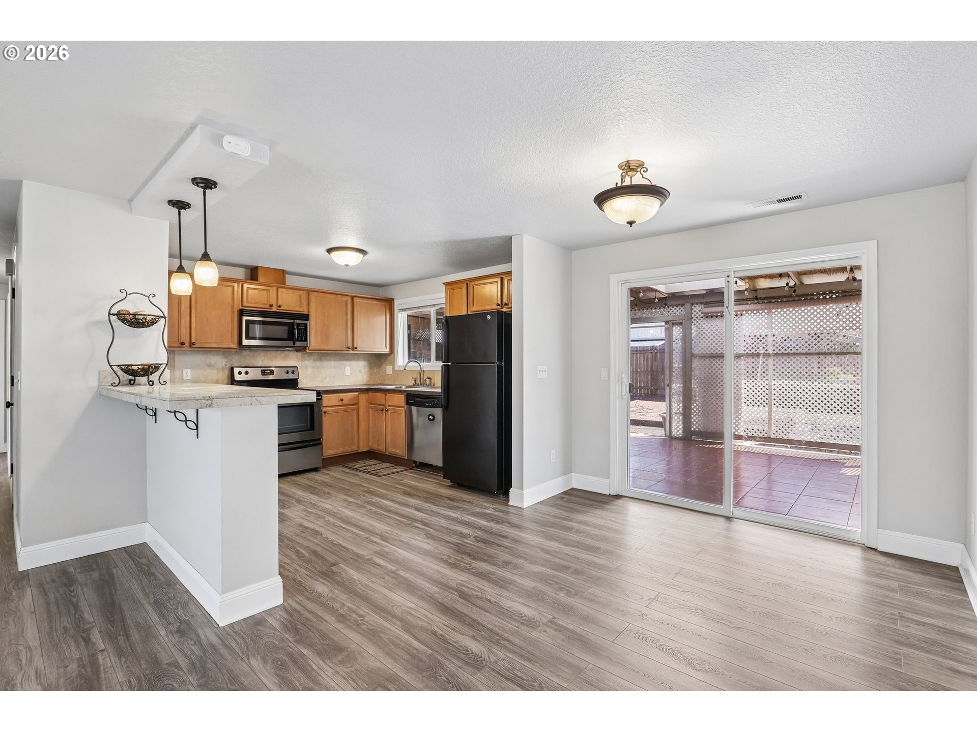 546 Se Paropa Pl Property Photo 11