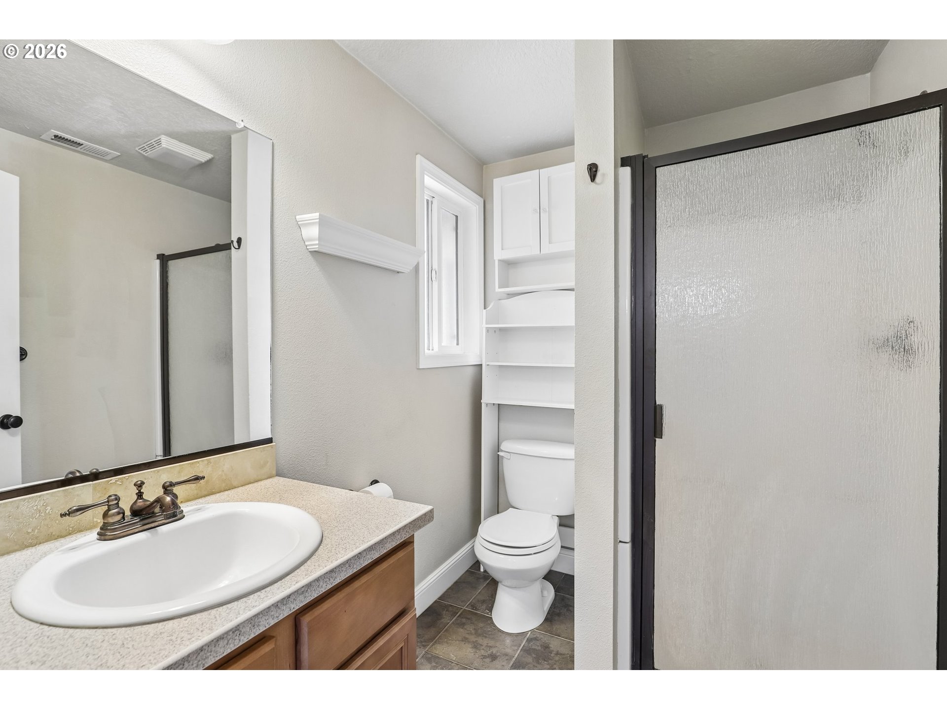 546 Se Paropa Pl Property Photo 18