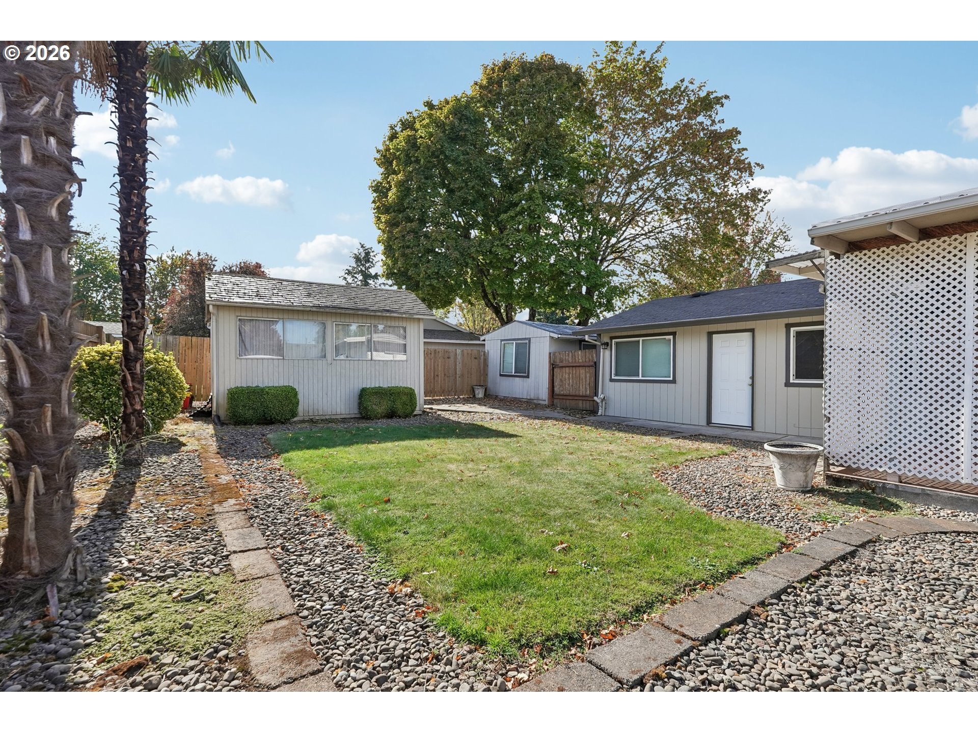 546 Se Paropa Pl Property Photo 30