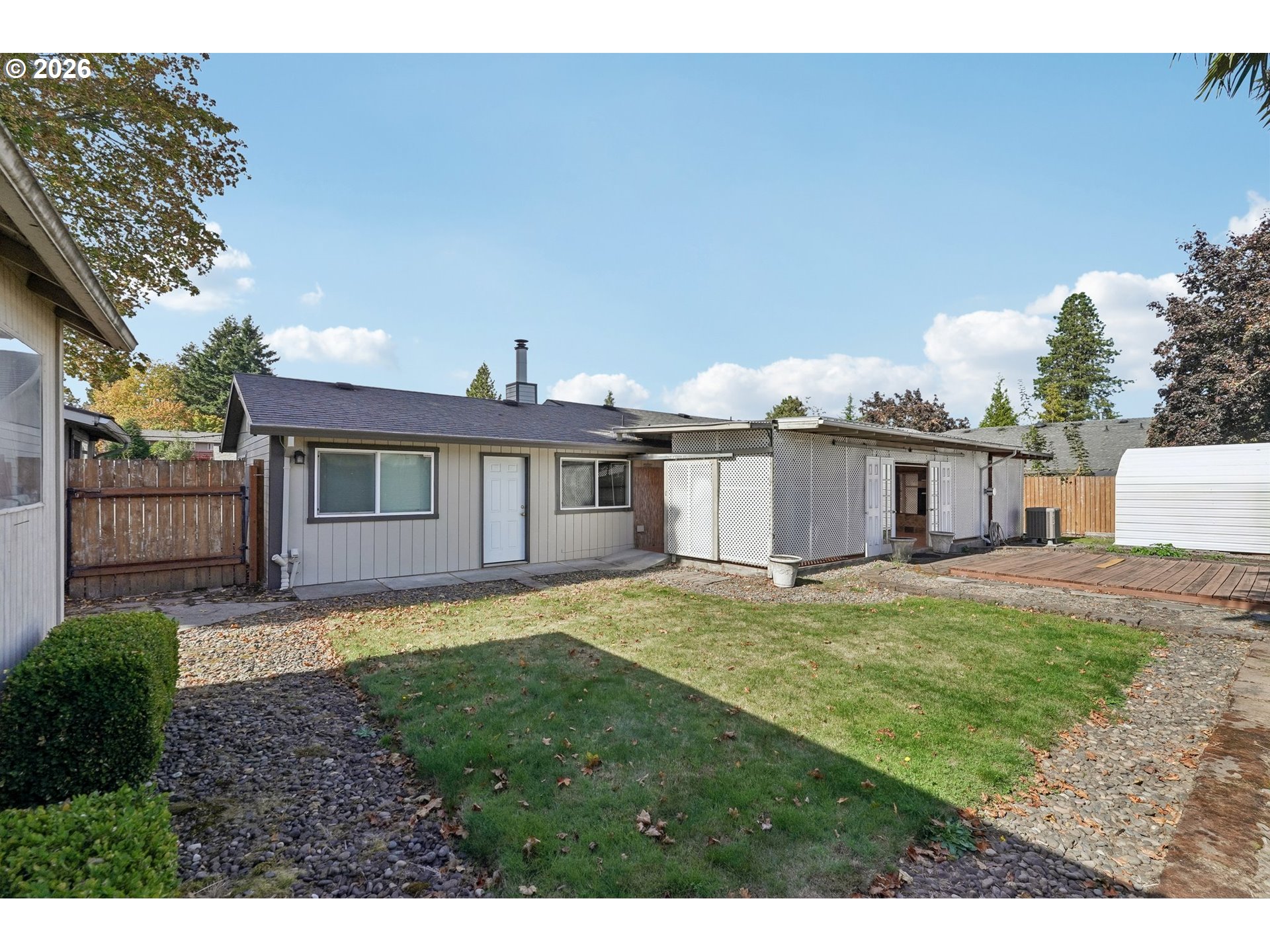 546 Se Paropa Pl Property Photo 33