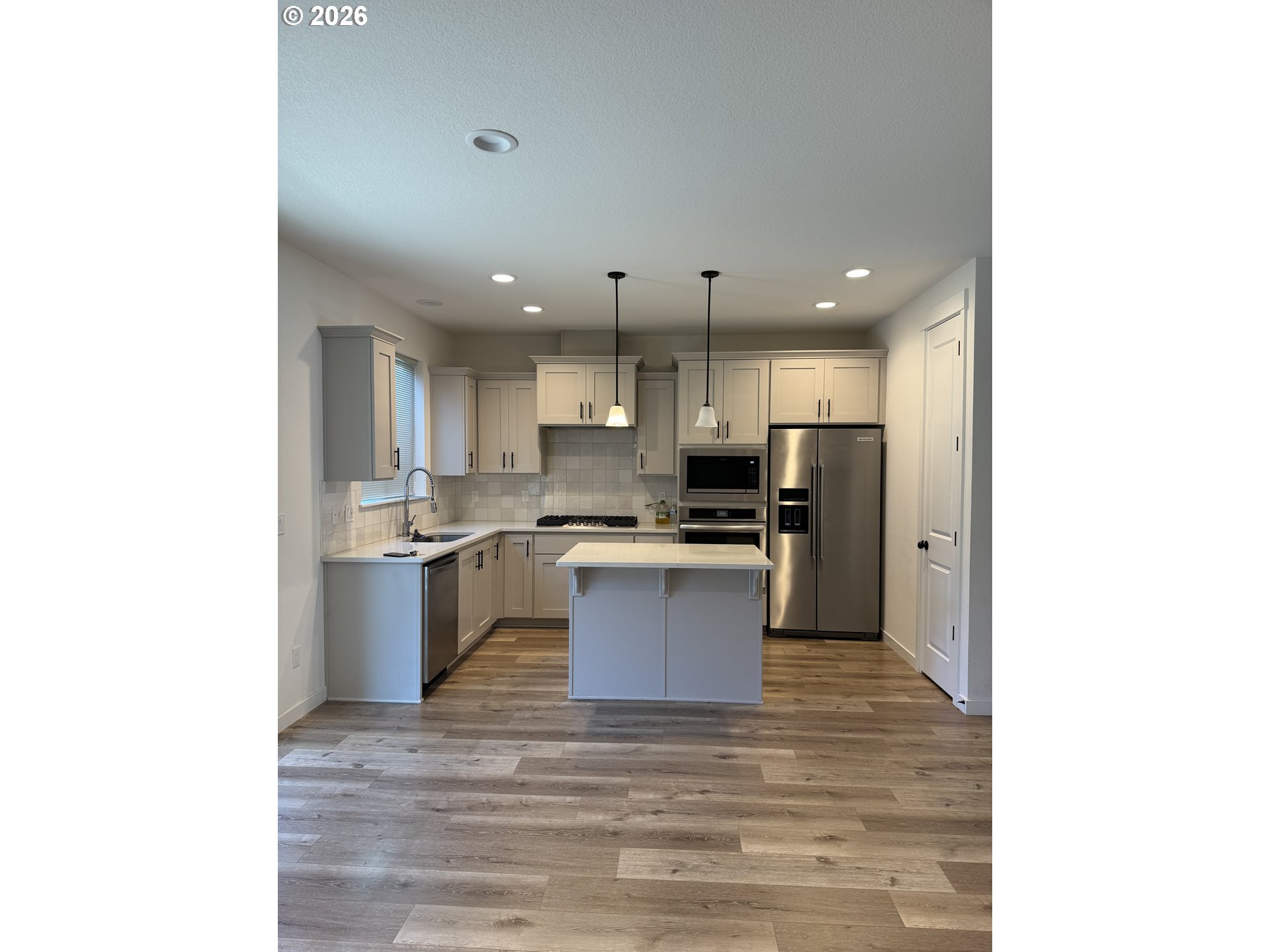 16889 Se Mist Layer Loop Property Photo 6