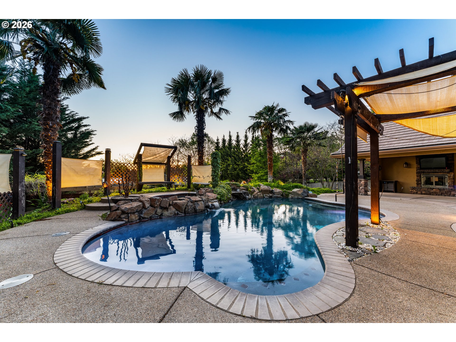 5637 Saddle Ridge Dr Property Photo 3