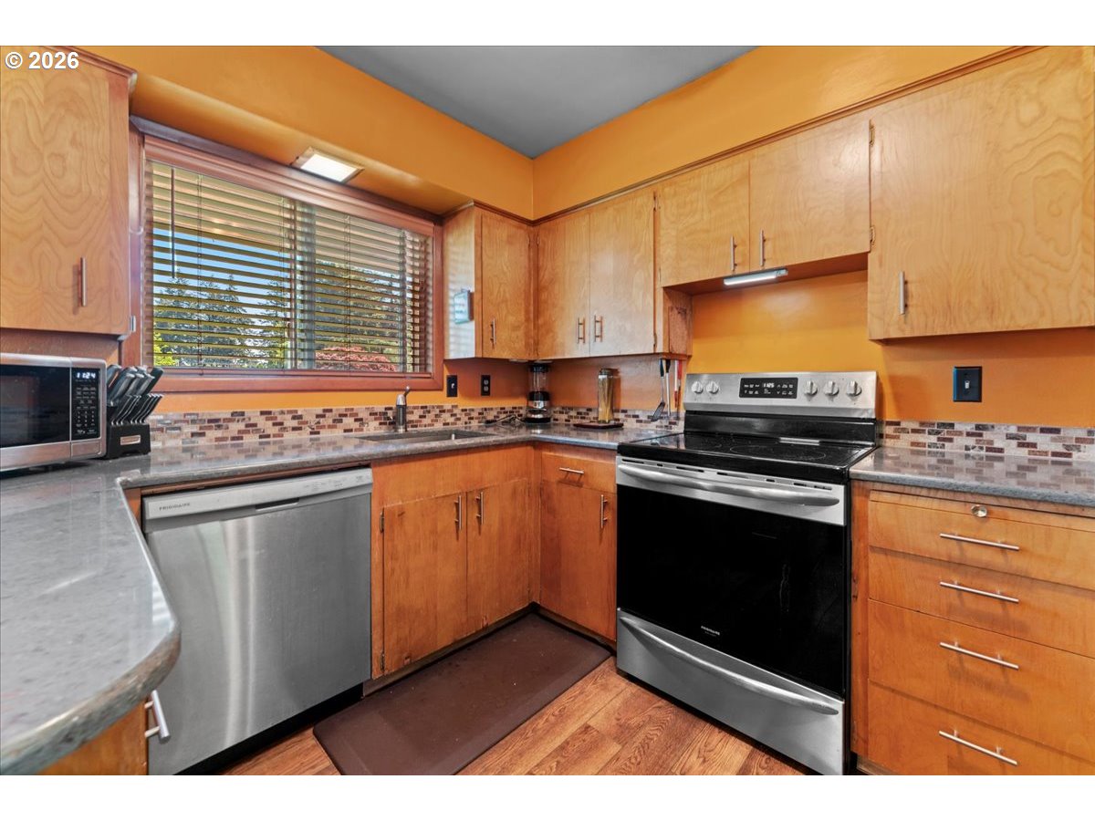 10910 Se Pardee St Property Photo 9