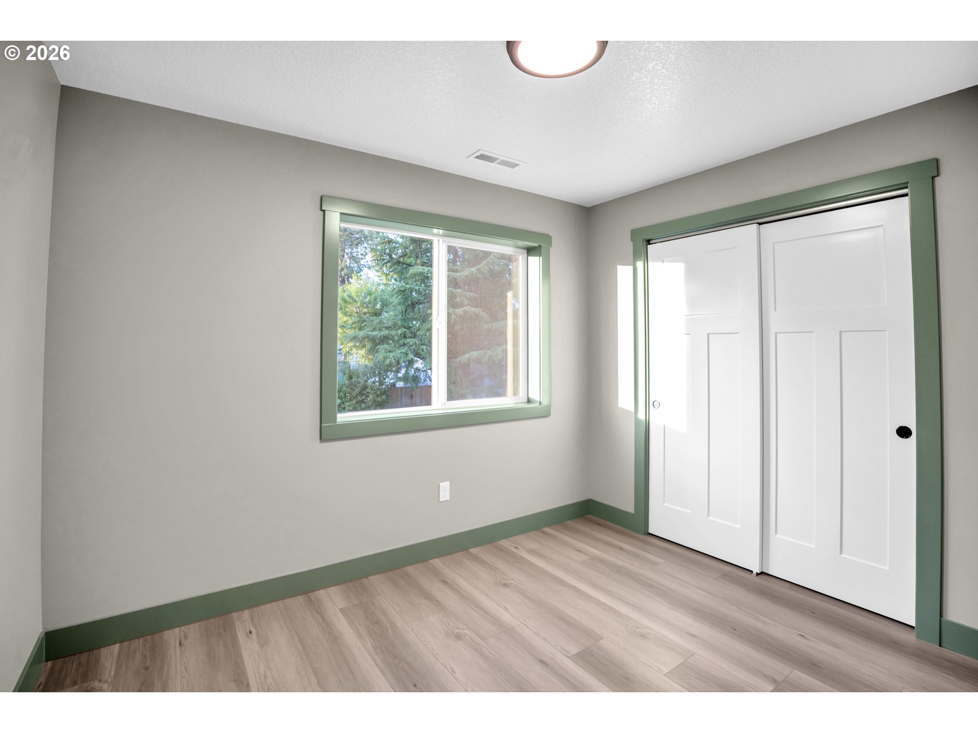 706 S 8th Ave Property Photo 5