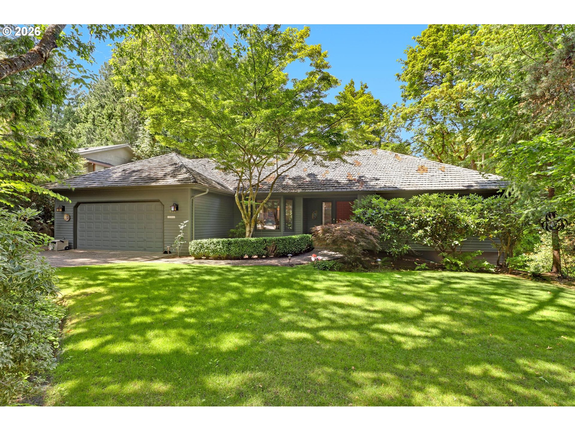 1933 SW BROADLEAF DR