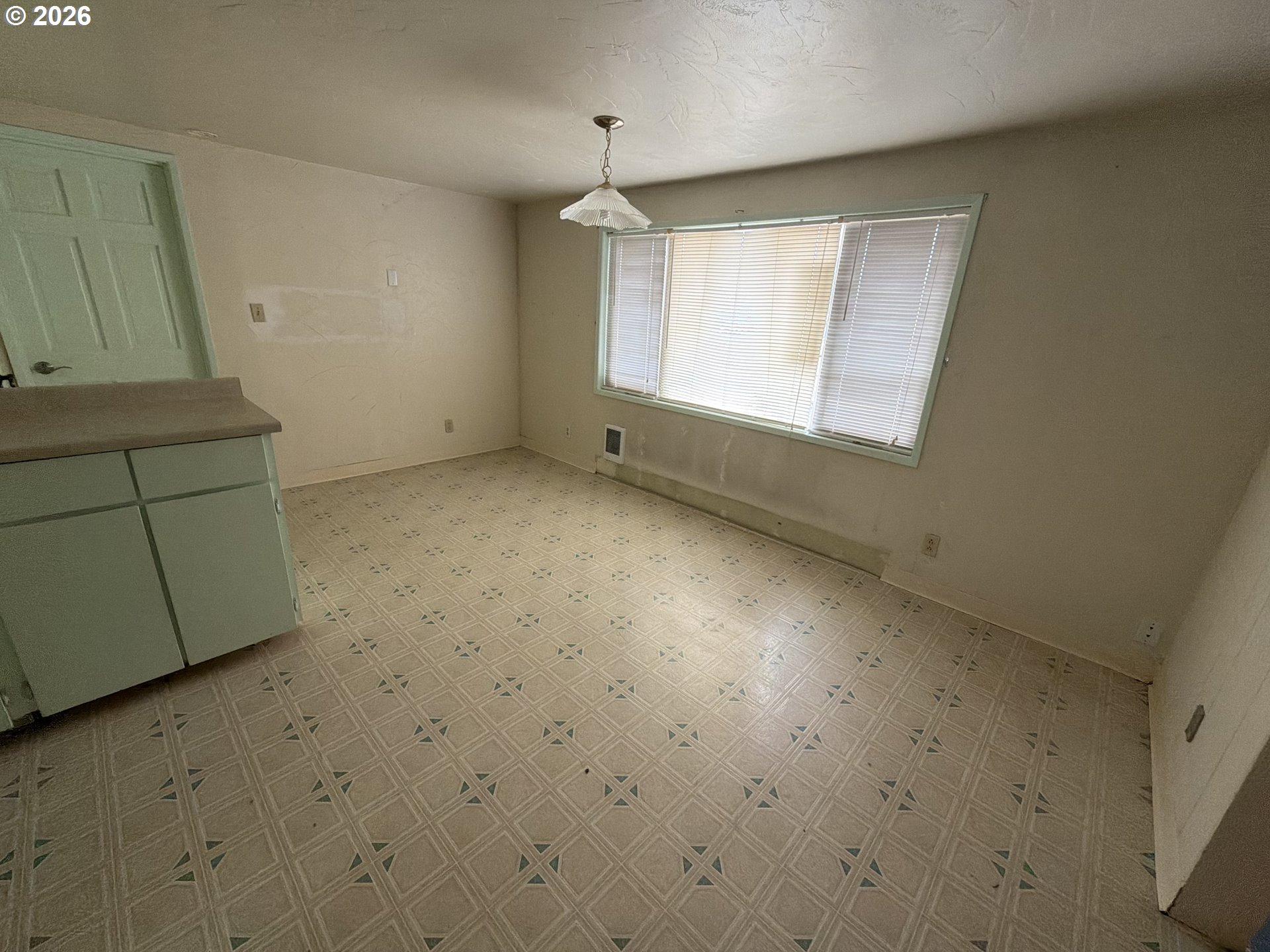 1375 Fenwick St Property Photo 9
