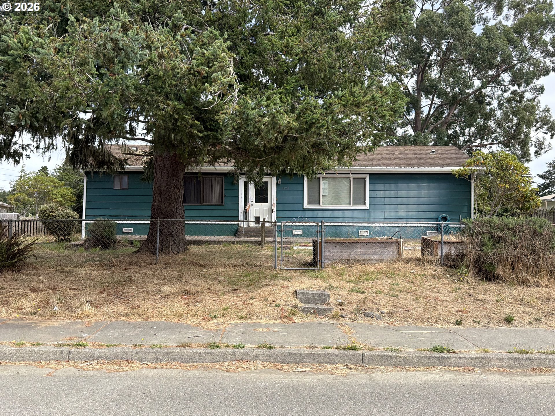 1375 Fenwick St Property Photo 24