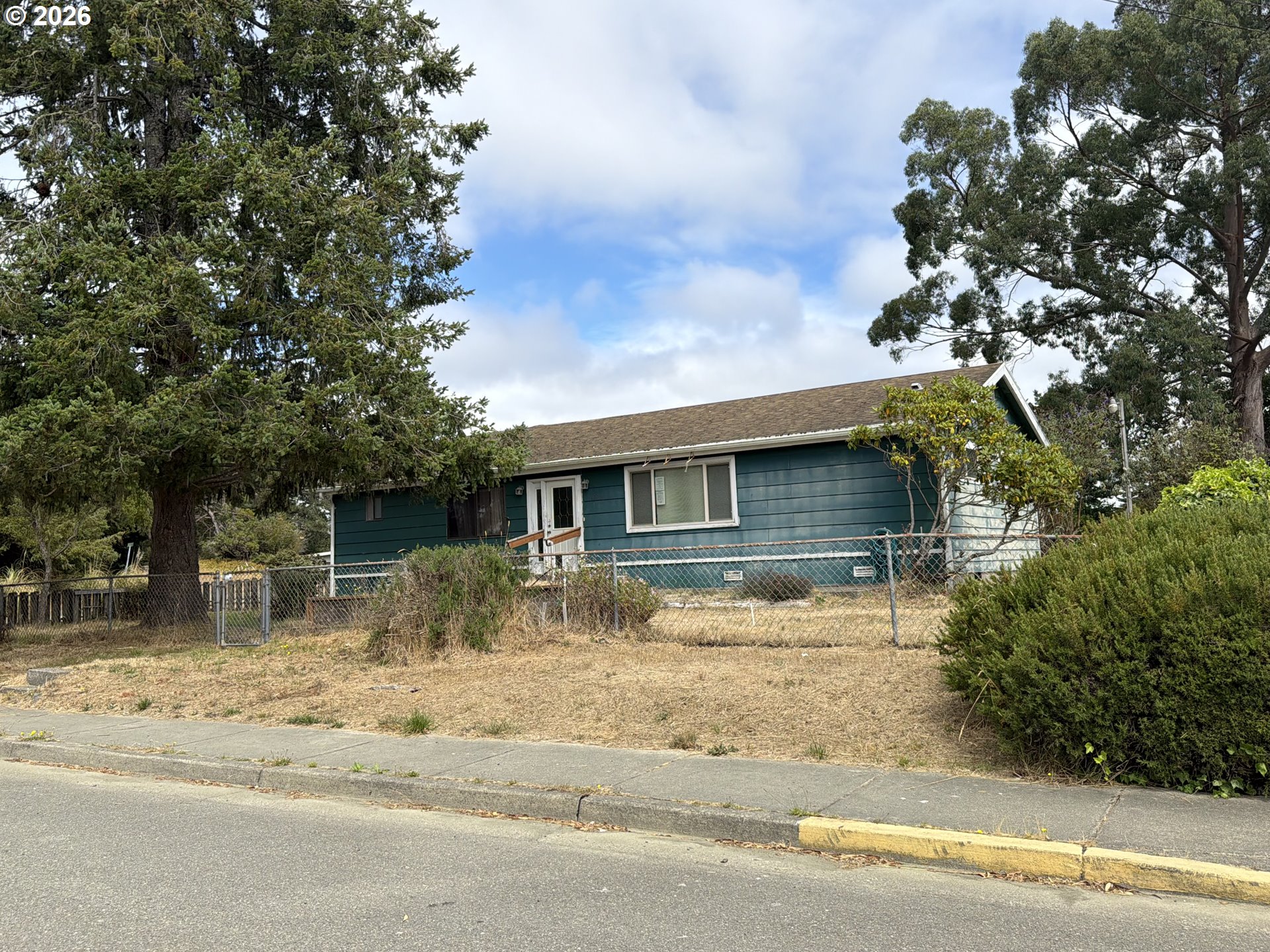 1375 Fenwick St Property Photo 25