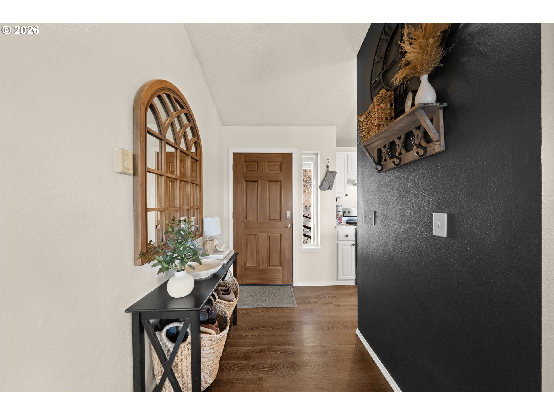 560 Hagle Ln Property Photo 4