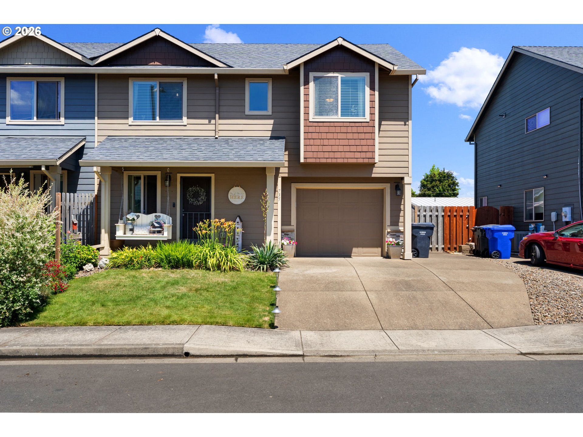 735 Garden Ct Property Photo 1