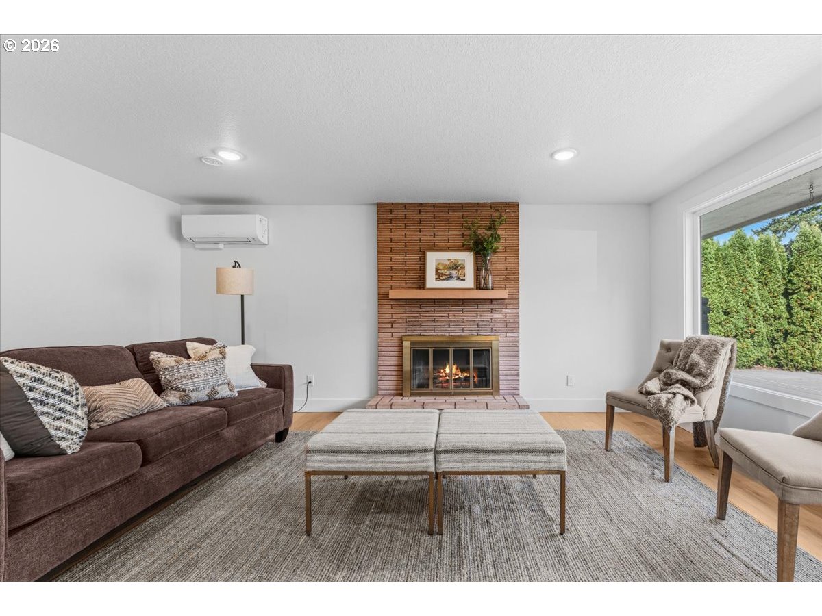 17055 Se Webster Rd Property Photo 8