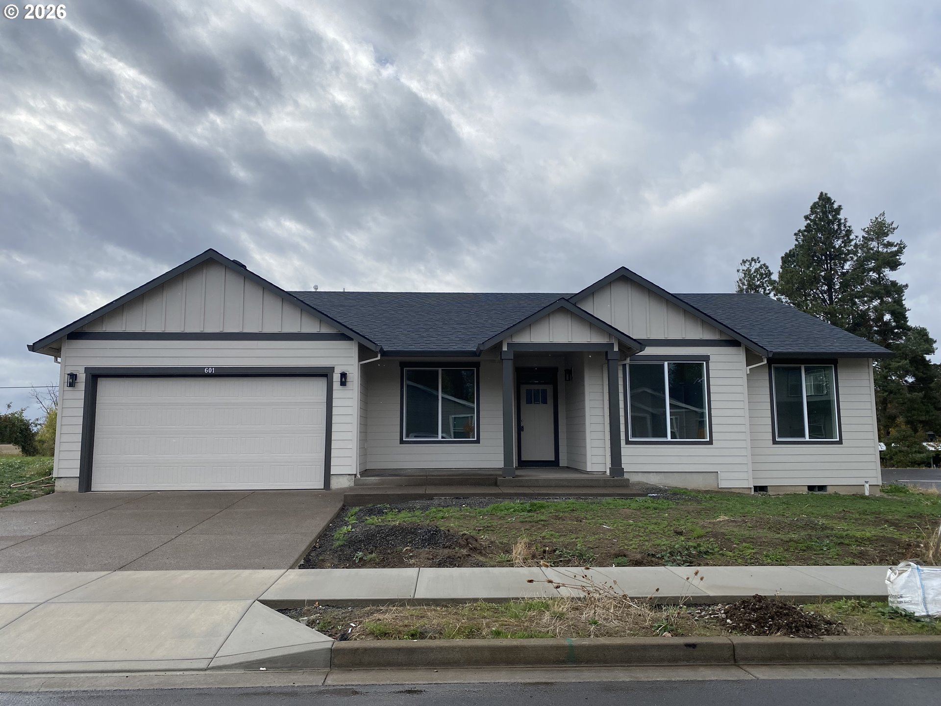 601 Parker LOOP Property Photo 1