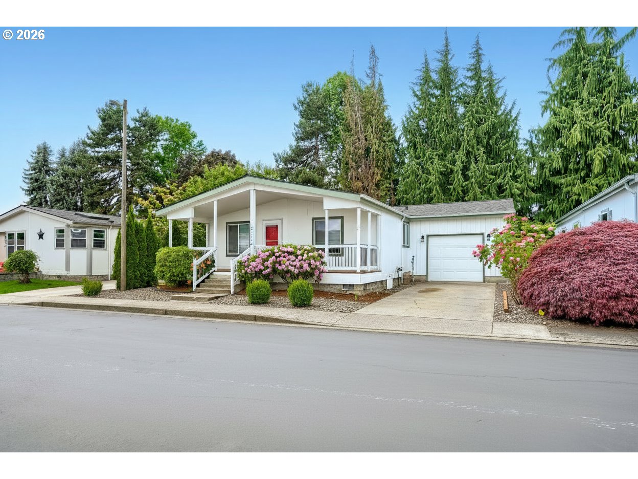 2111 Pippin St Property Photo 2