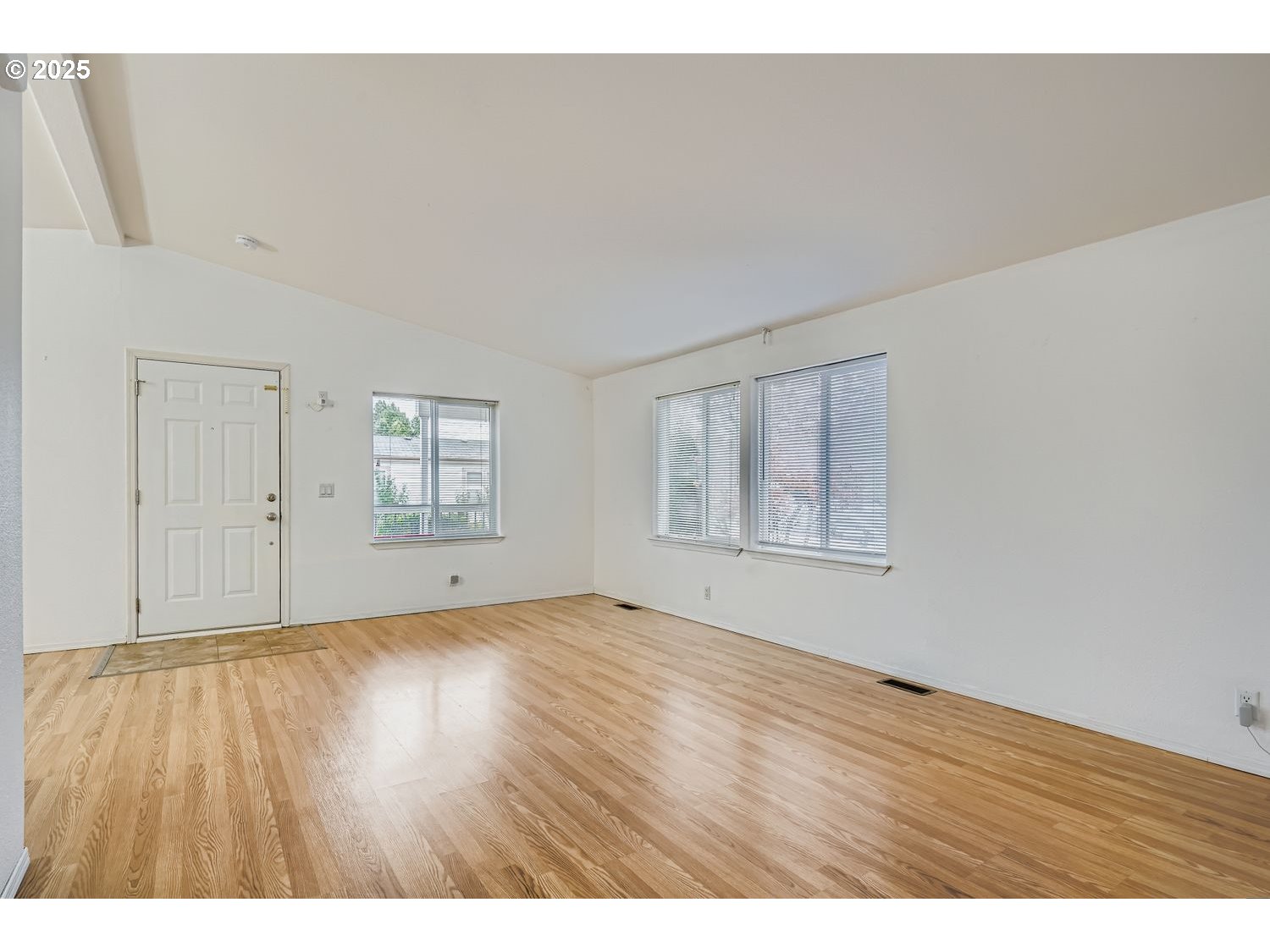 2111 Pippin St Property Photo 5