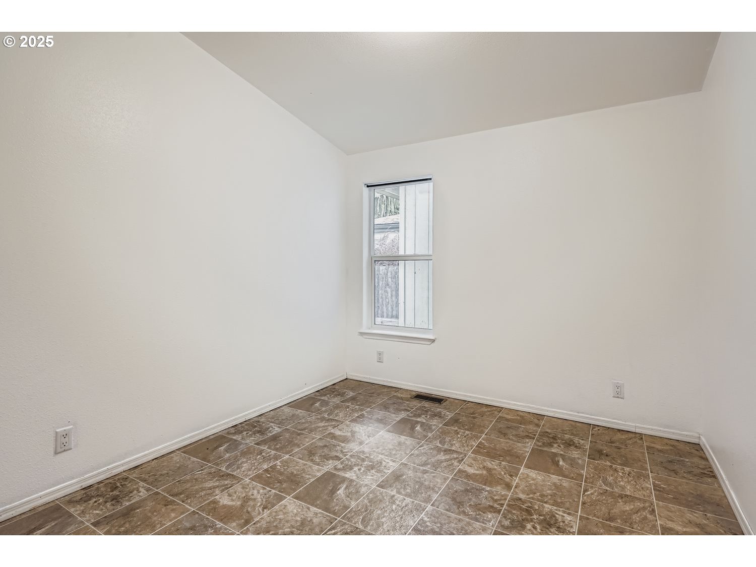 2111 Pippin St Property Photo 18