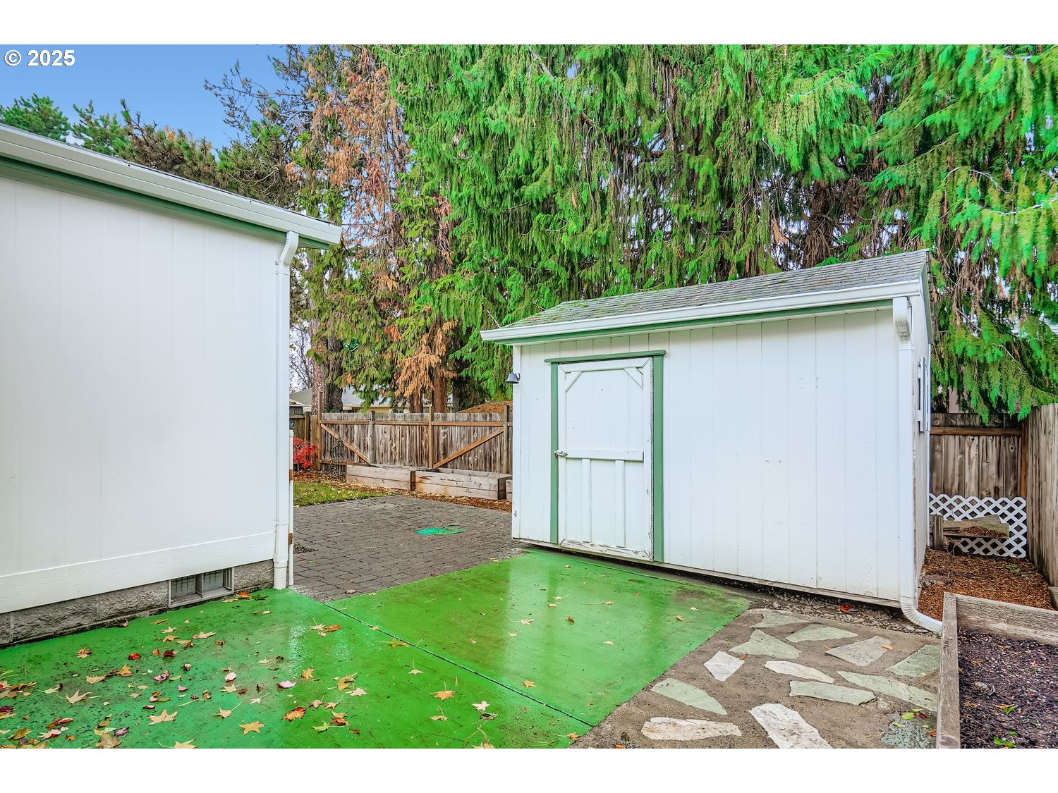 2111 Pippin St Property Photo 24