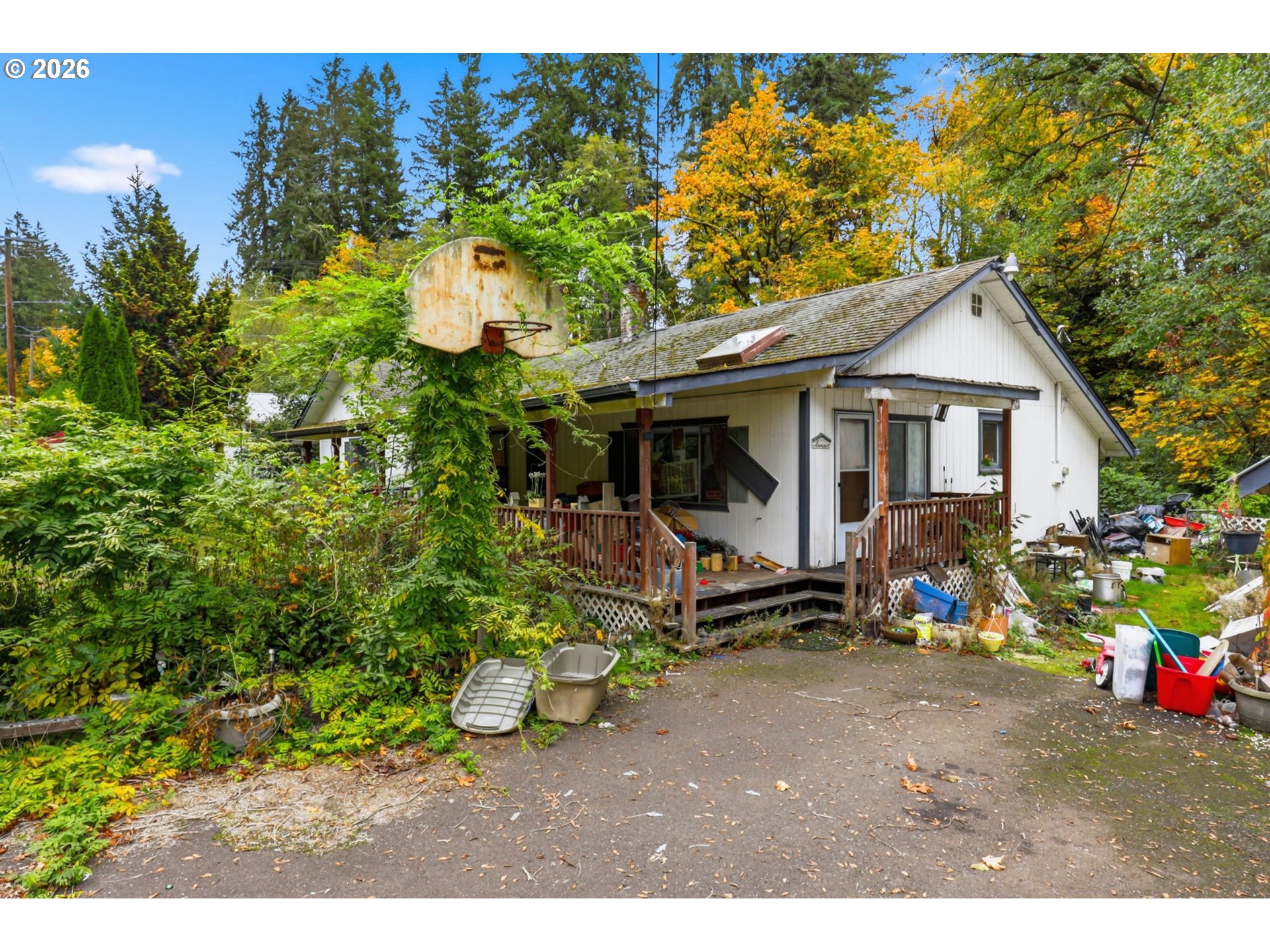 2147 Pioneer St Property Photo 3