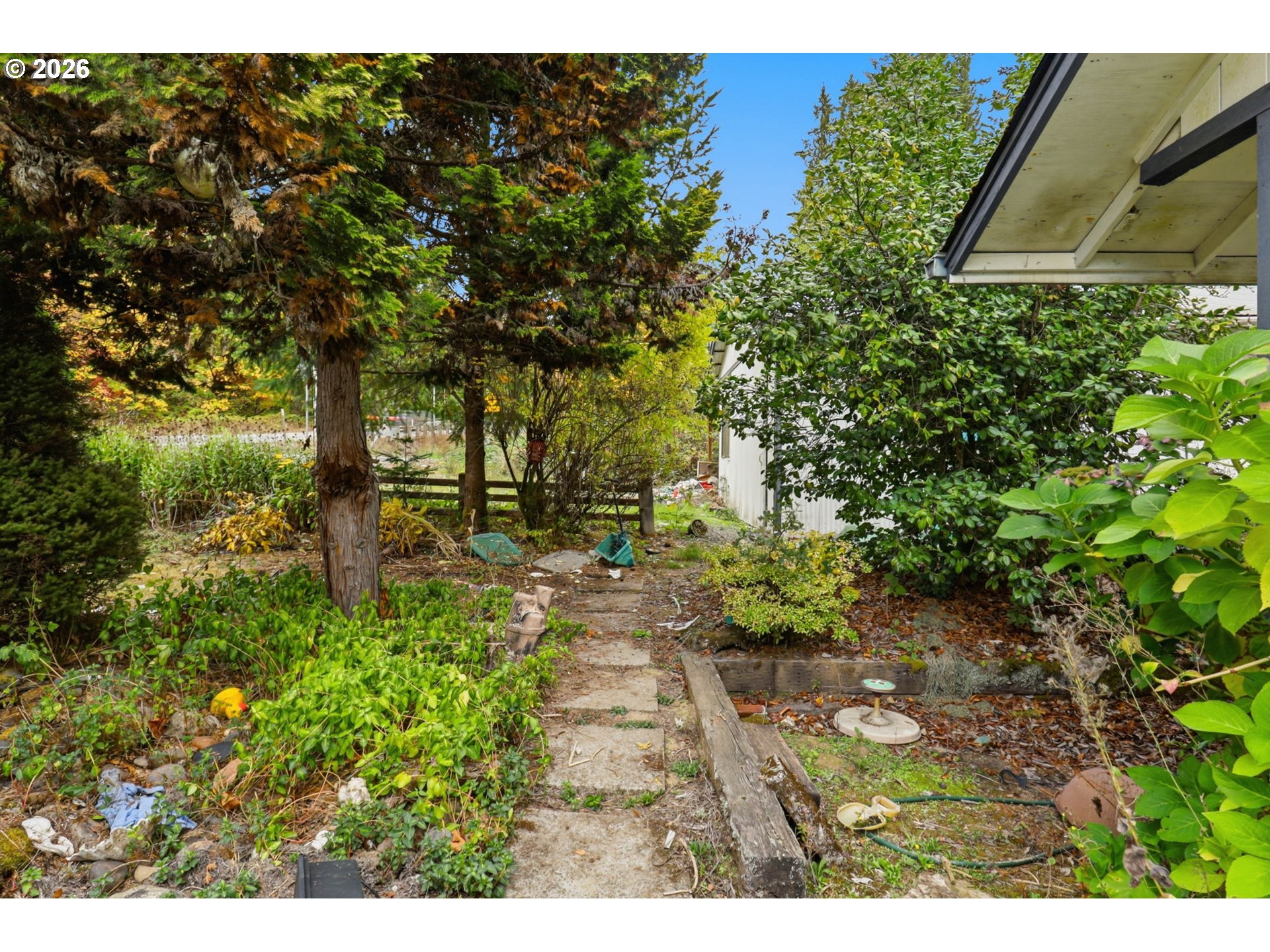 2147 Pioneer St Property Photo 9