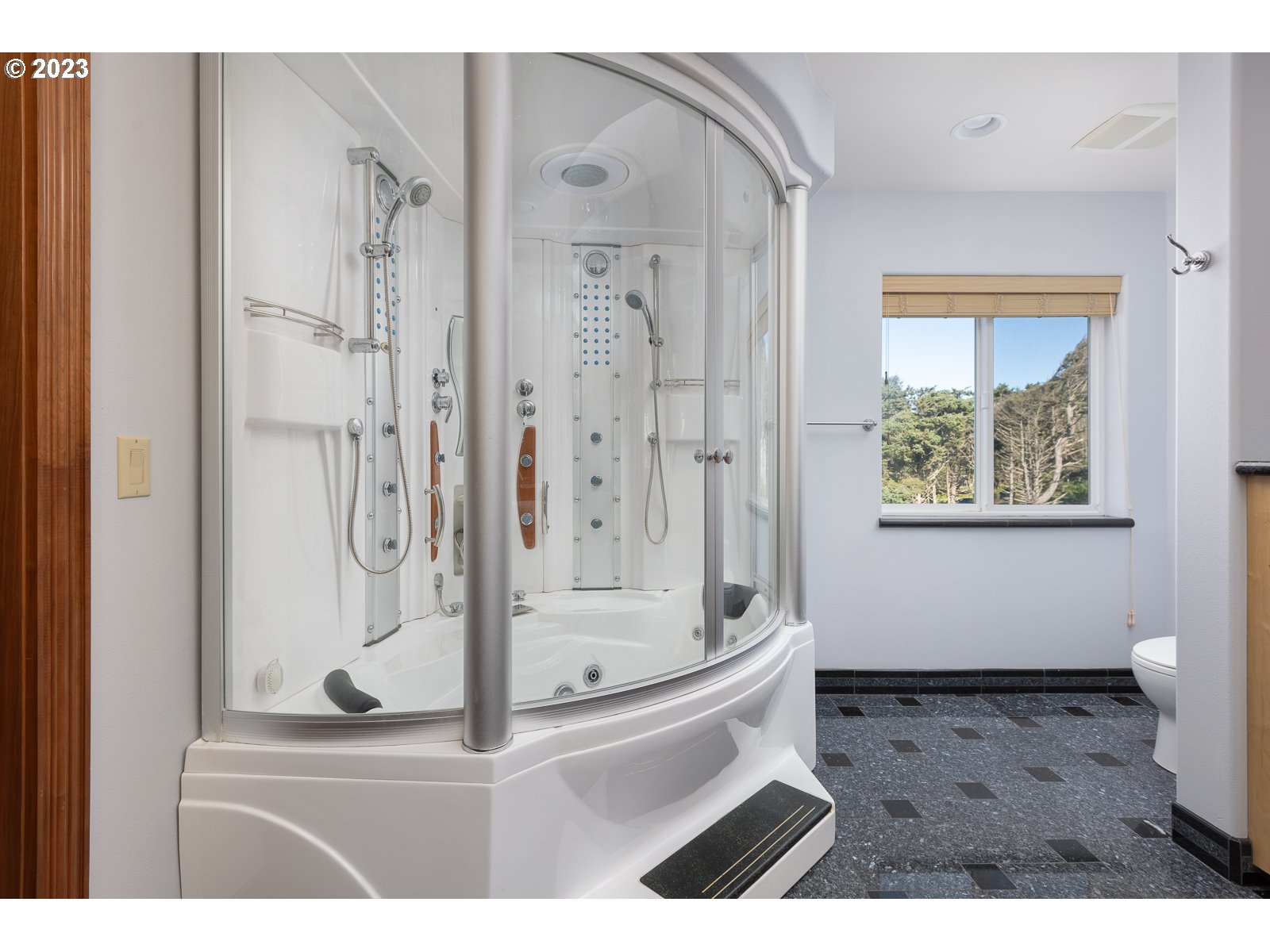 3775 Highway 101 N Property Photo 39