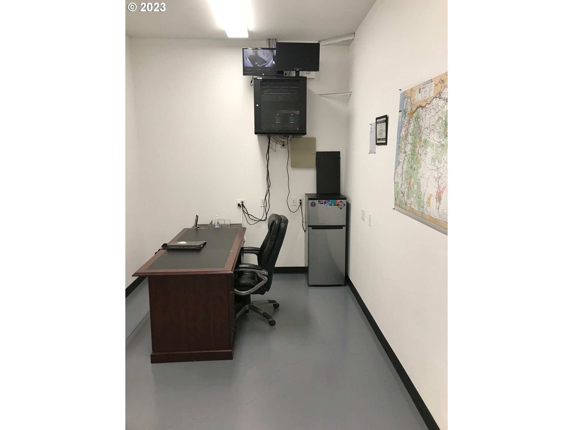 3045 Nw Campus Dr Property Photo 18