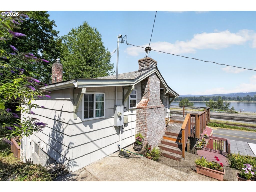 3011 Ne Rasmussen Rd Property Photo 2