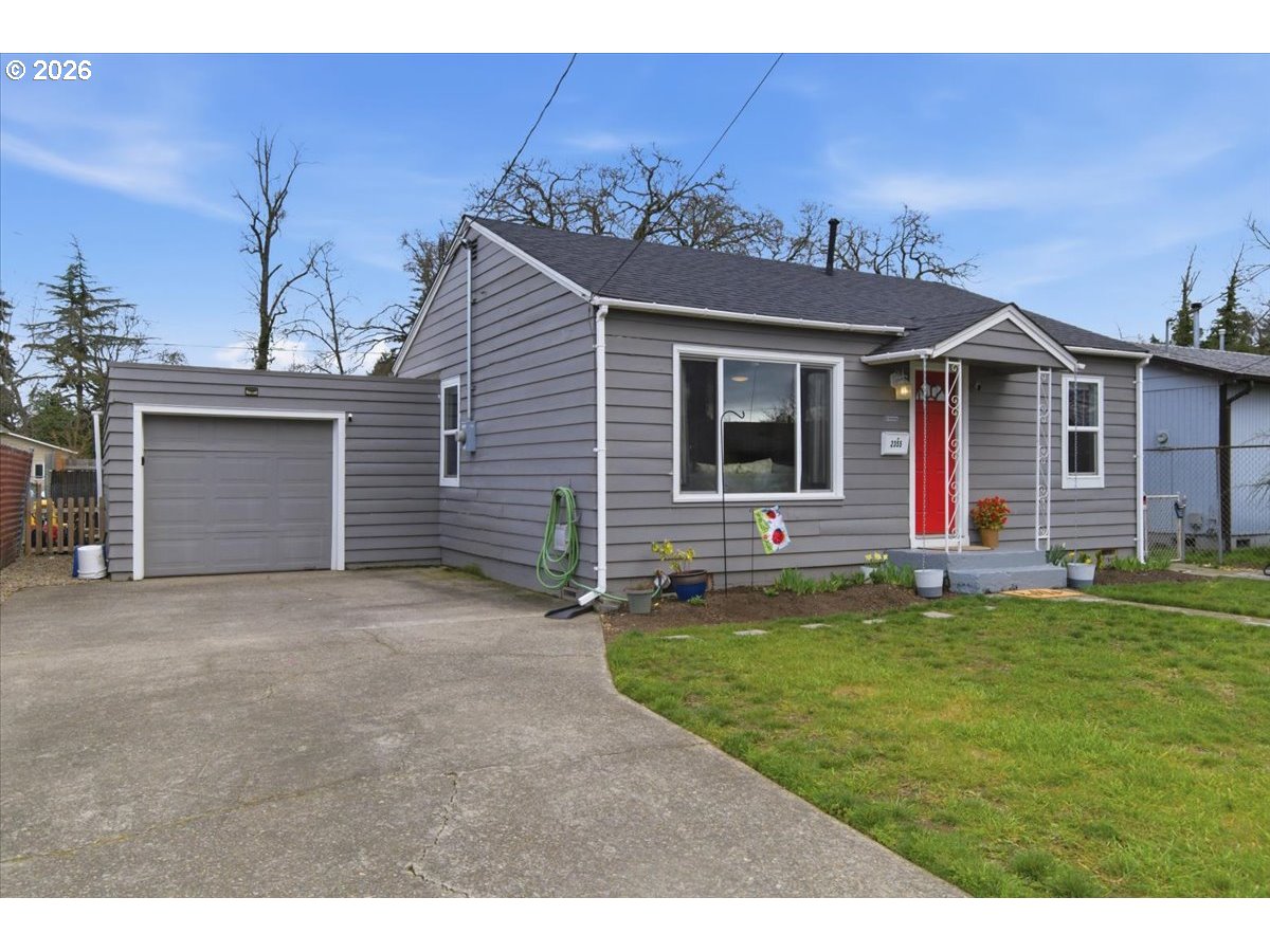 2355 Hyde St Property Photo 3