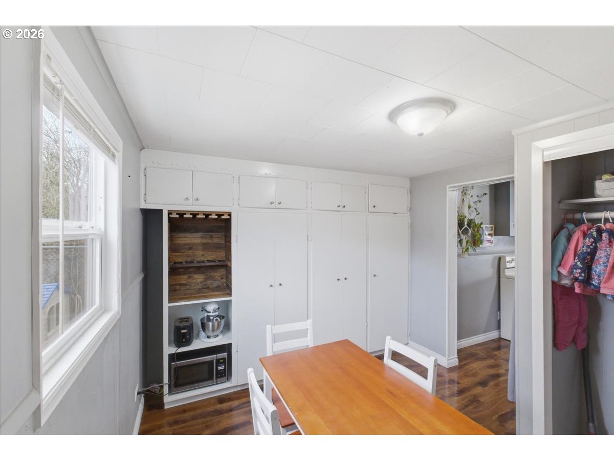 2355 Hyde St Property Photo 17