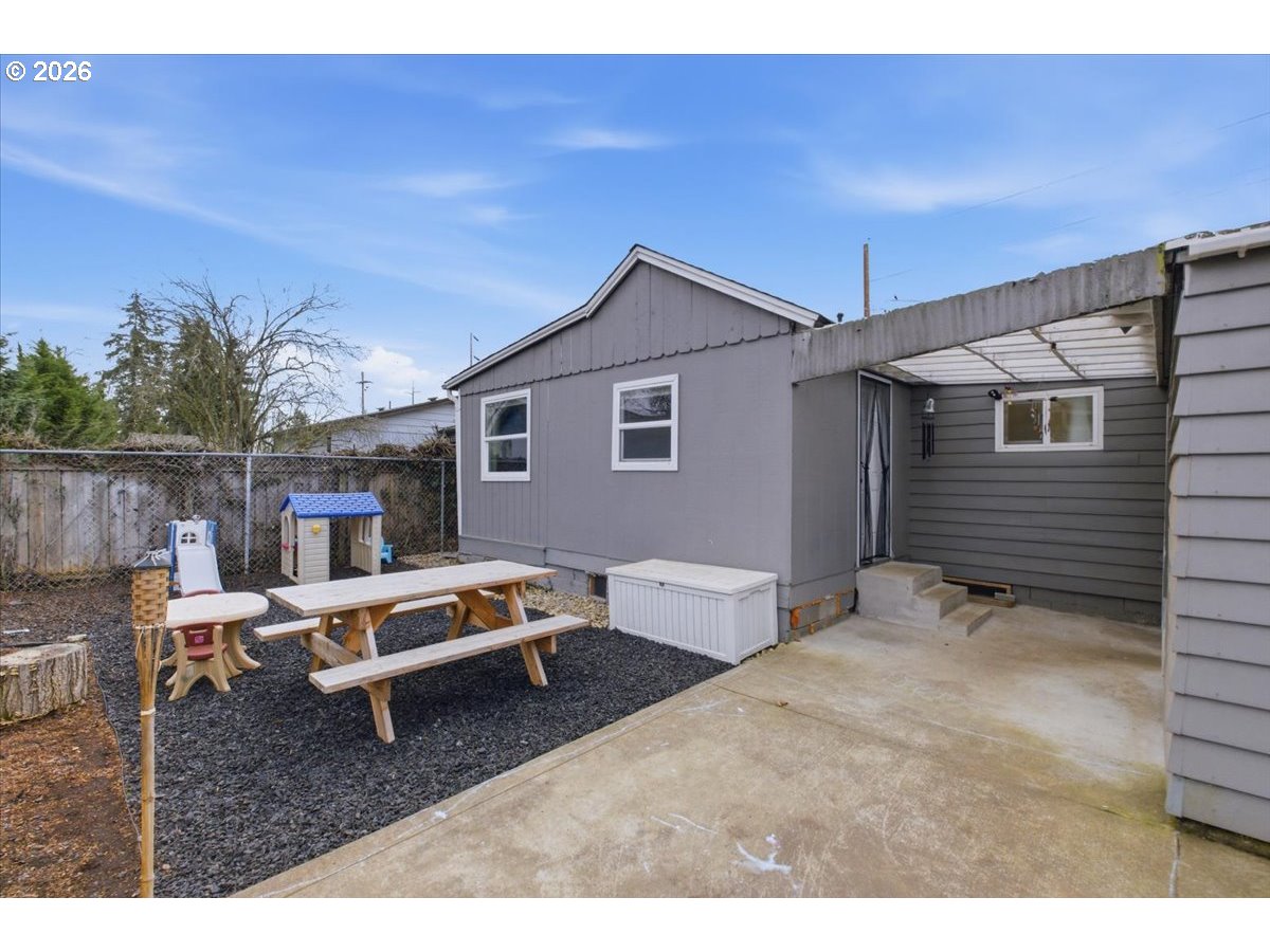2355 Hyde St Property Photo 26