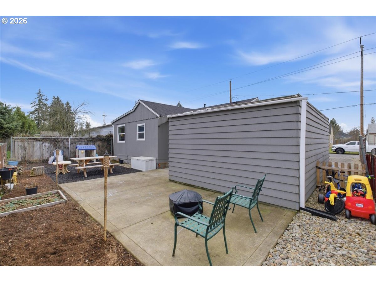 2355 Hyde St Property Photo 28
