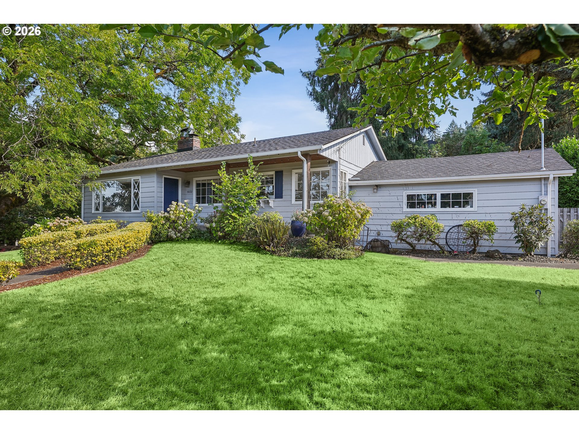 1032 LAUREL ST Property Photo 1