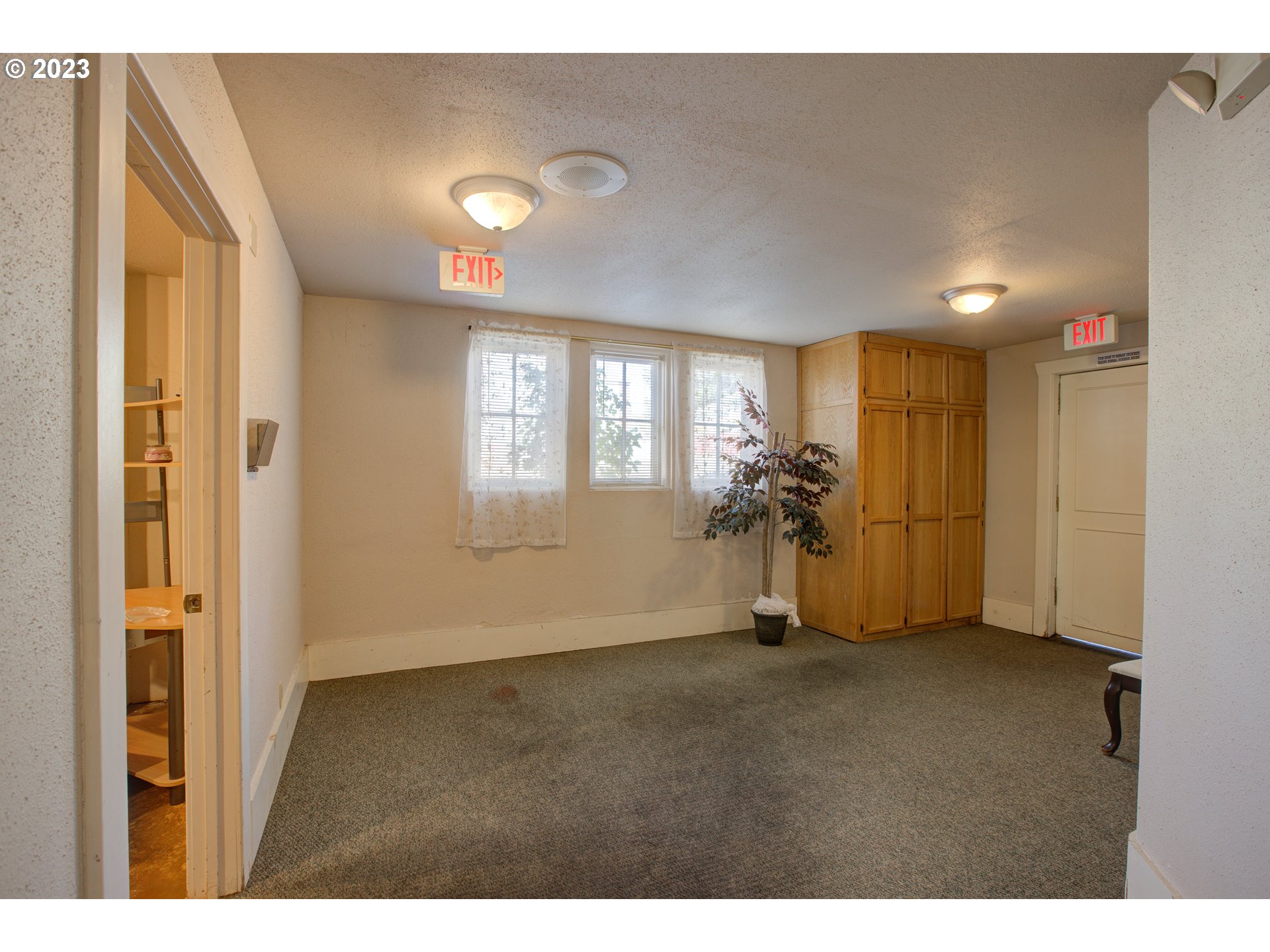809 Se Main St Property Photo 25