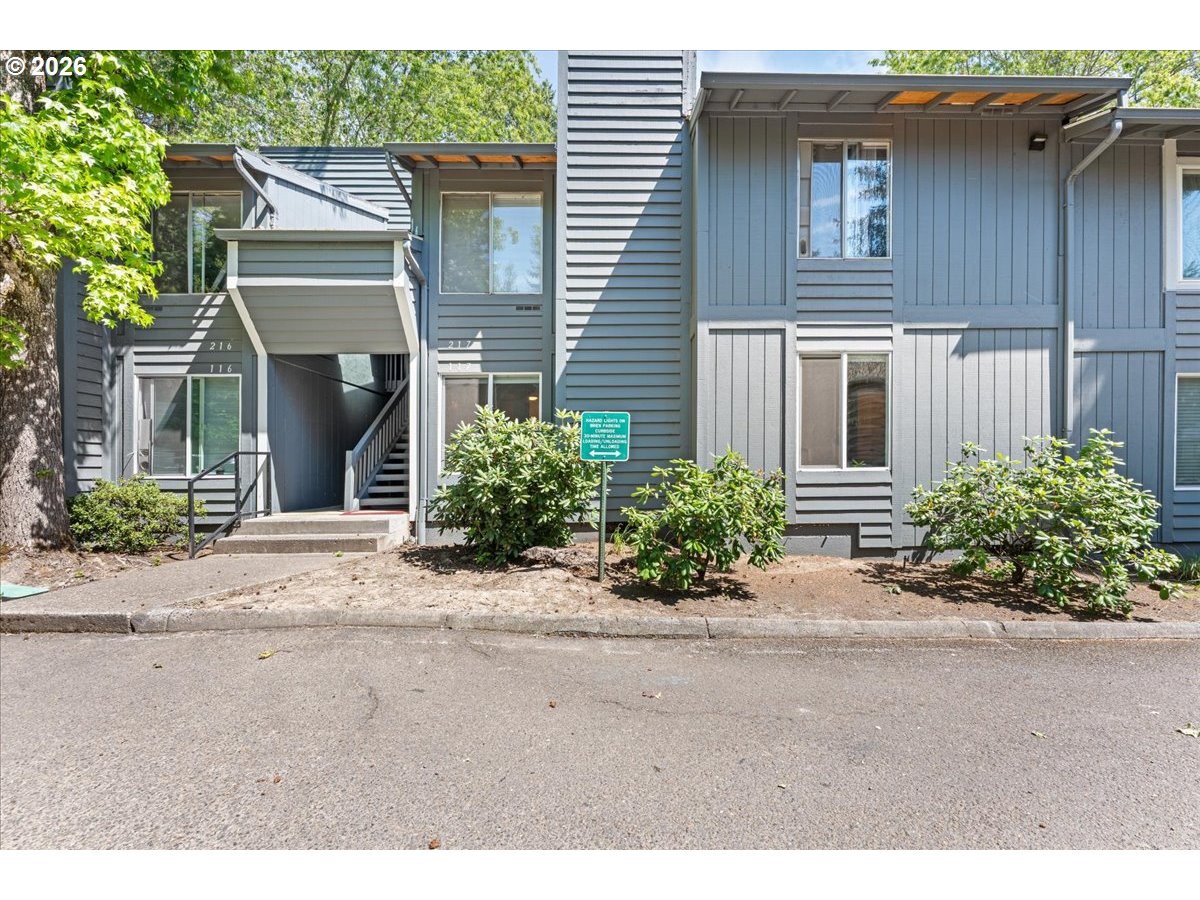 650 Sw Meadow Dr 117 Property Photo 1